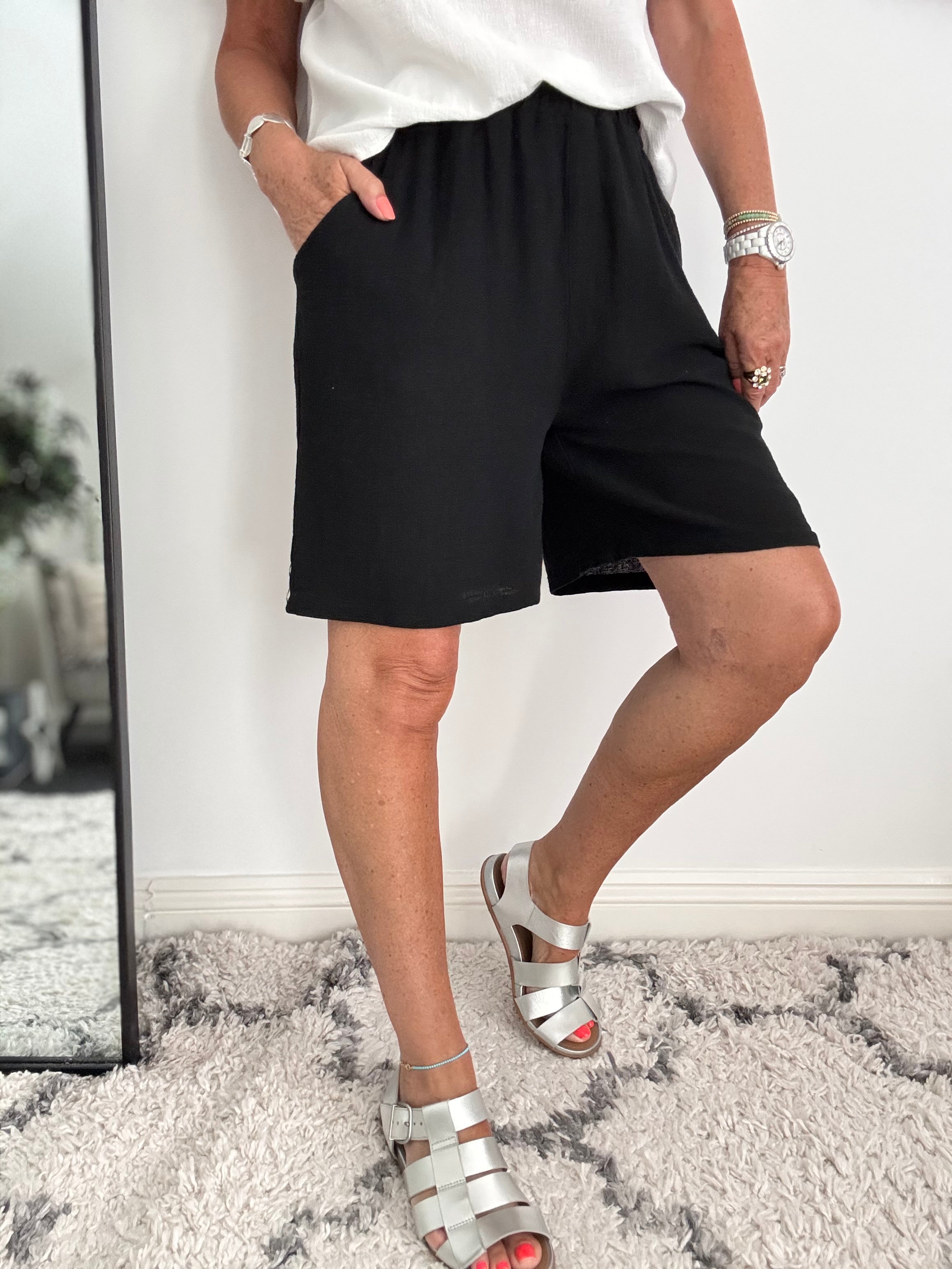 Linen & Cotton Shorts in Black