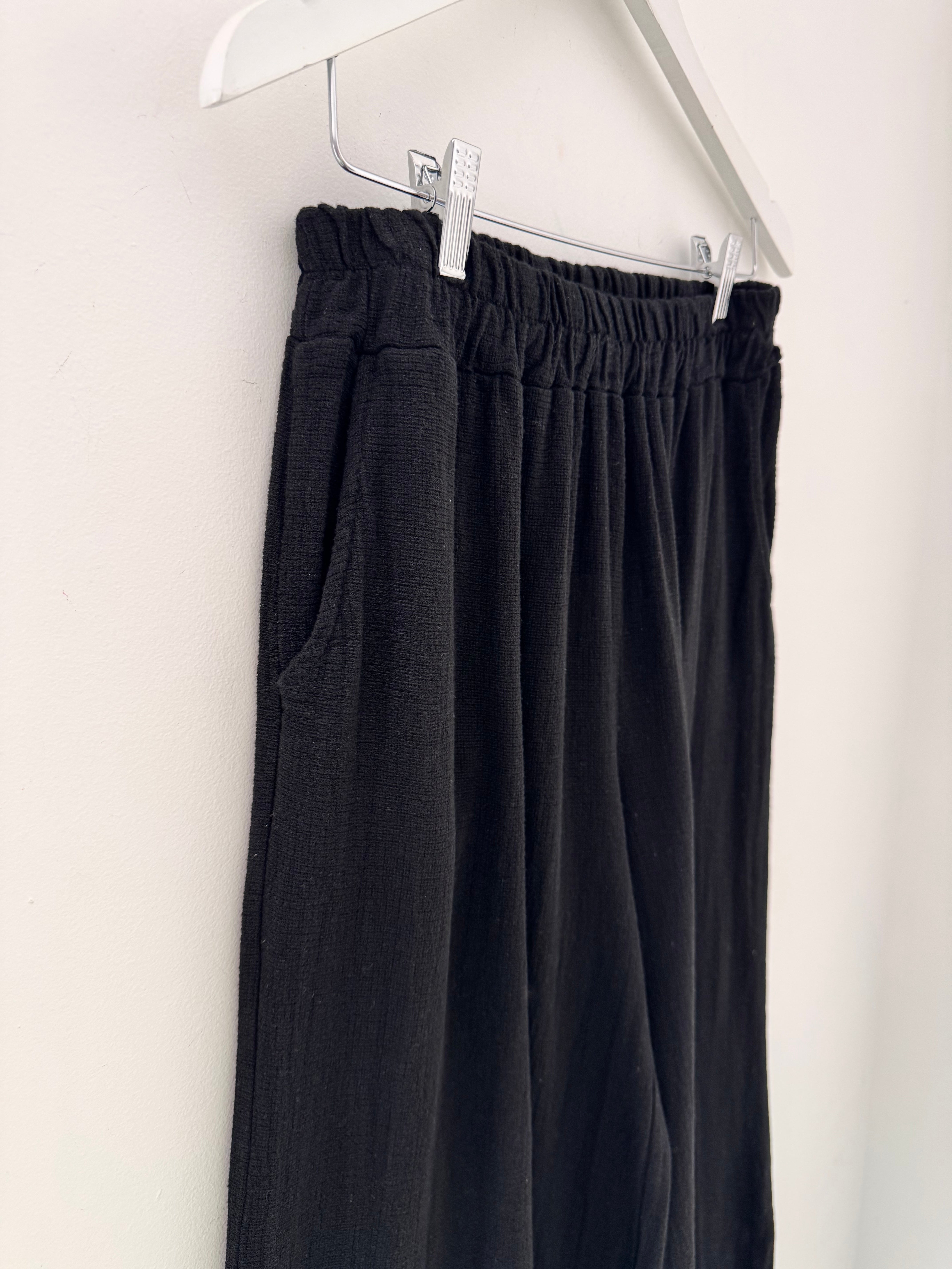 Linen & Cotton Crop Trousers in Black