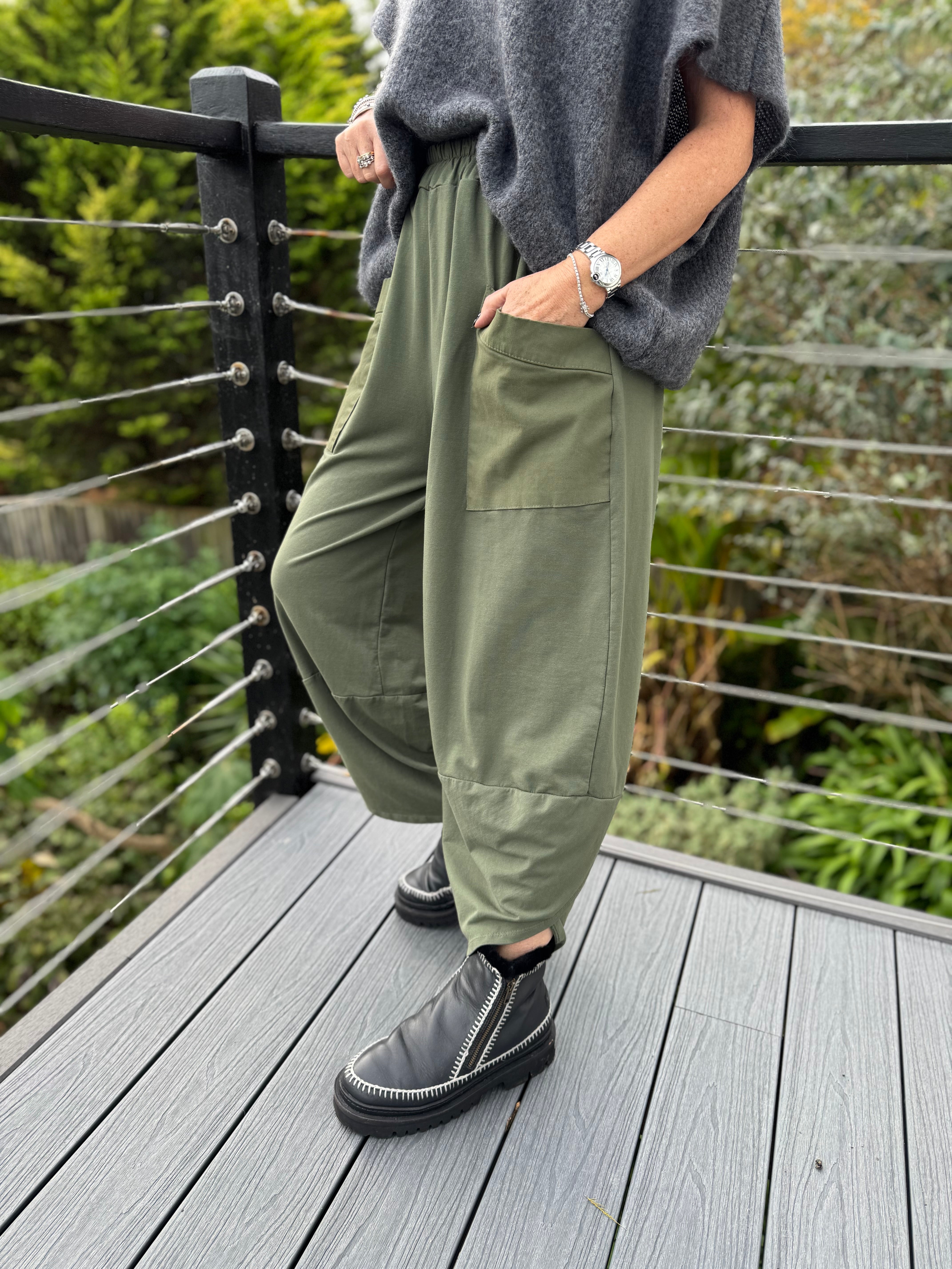 Barrel Shape Cotton Jersey Trousers in Khaki