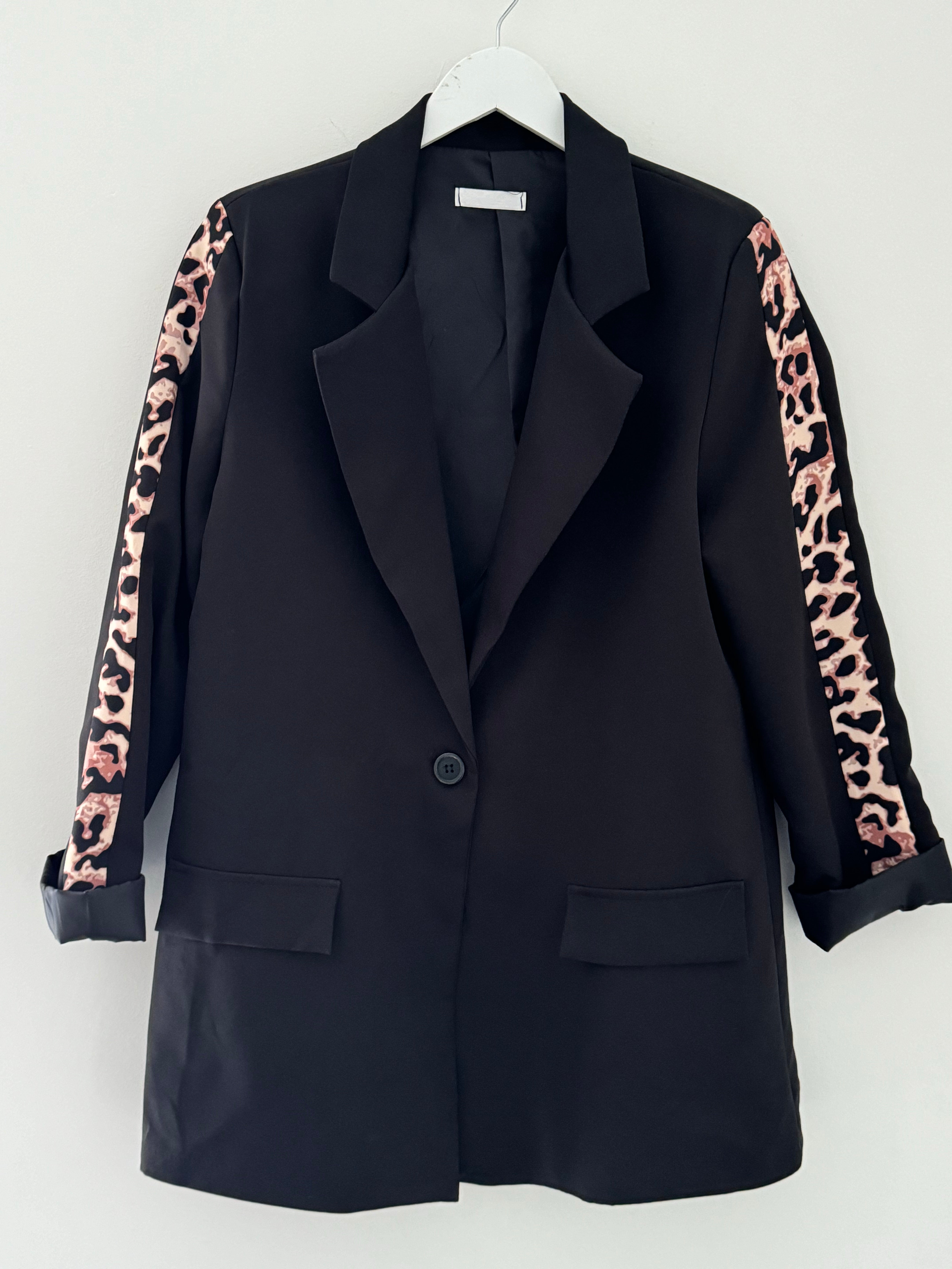 Blazer Jacket with Leopard Stripe in Black