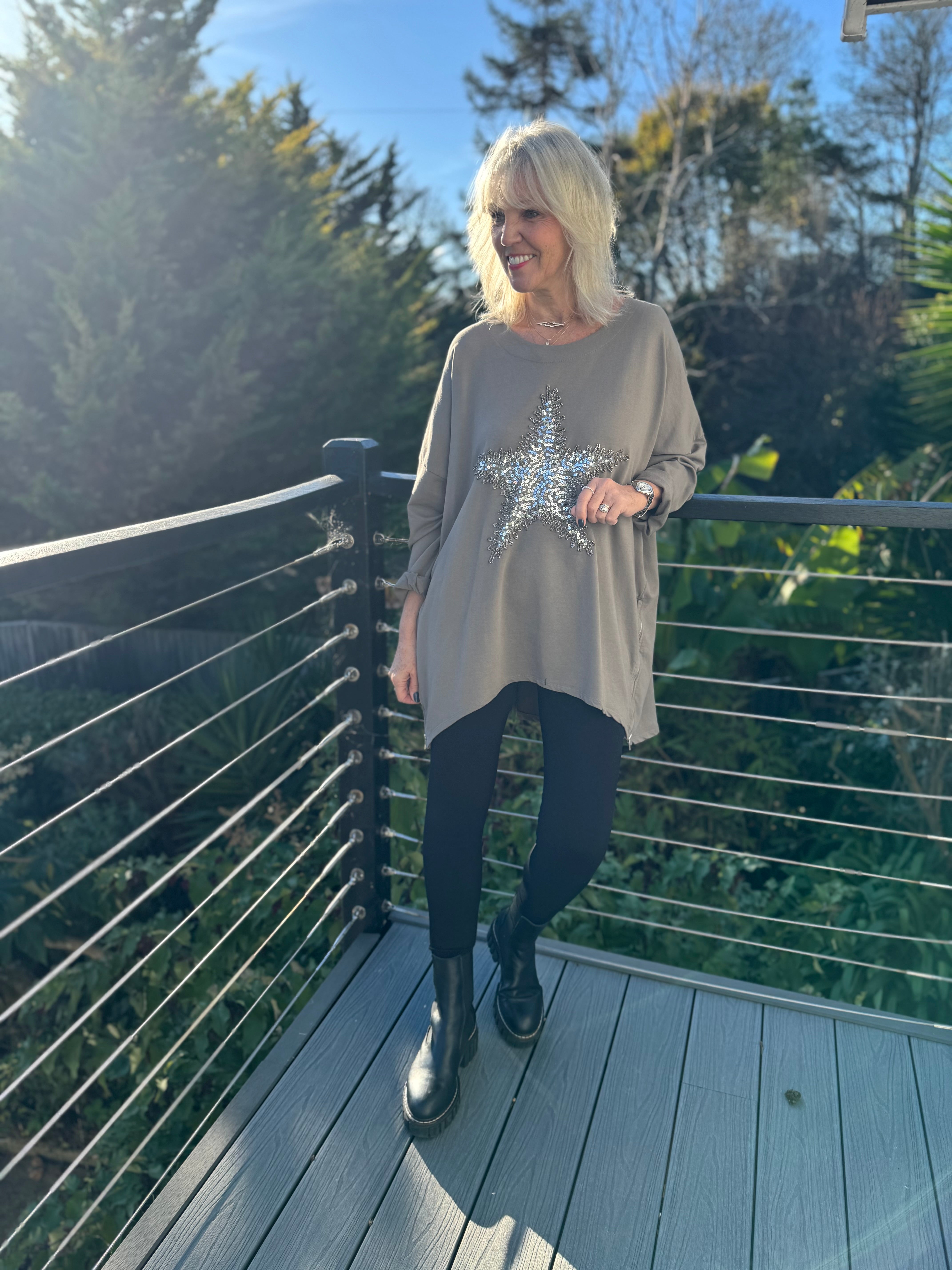 Star Sequin Sweatshirt in Mocha