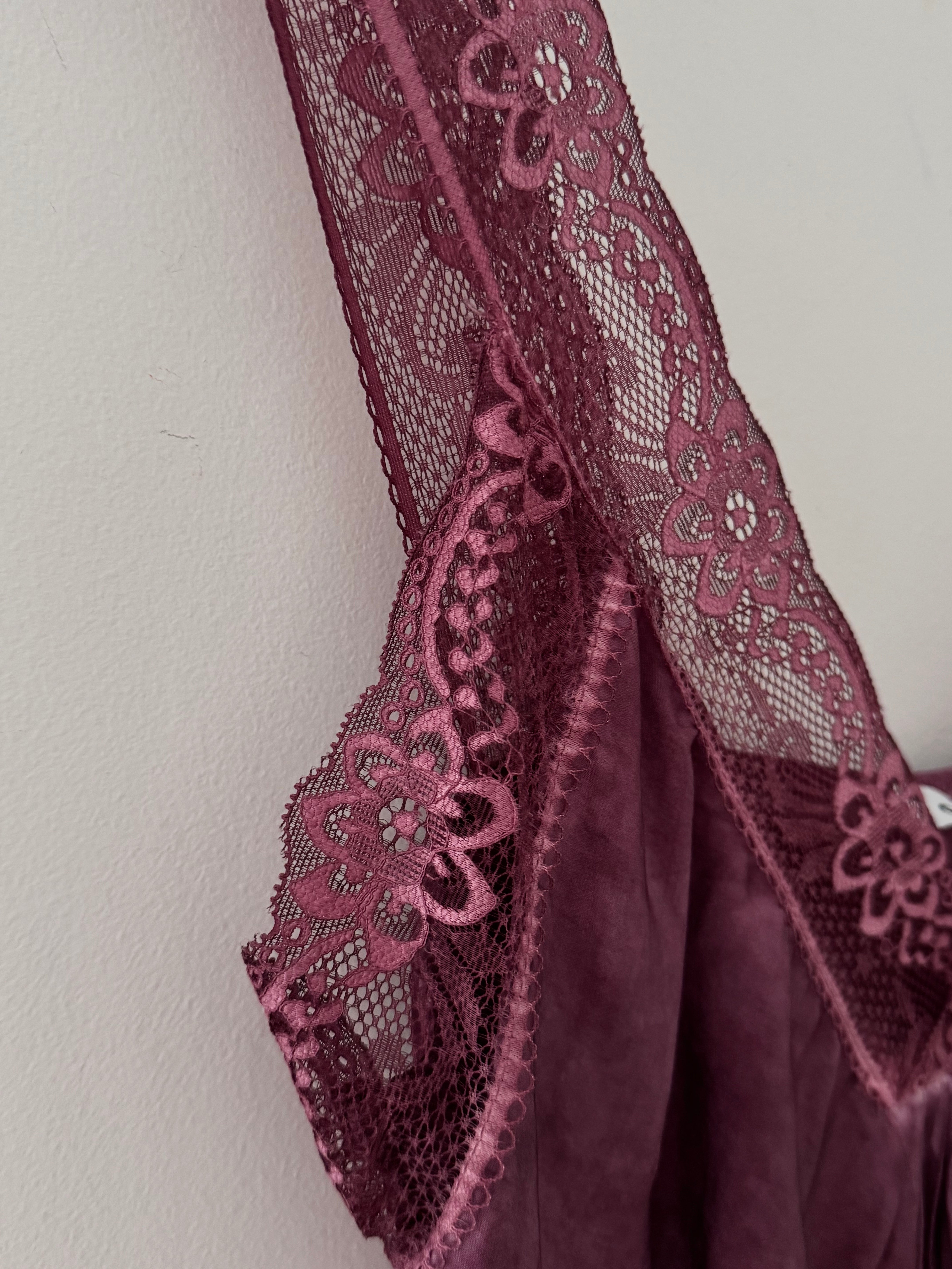 Lace Trim Silk Cami in Plum