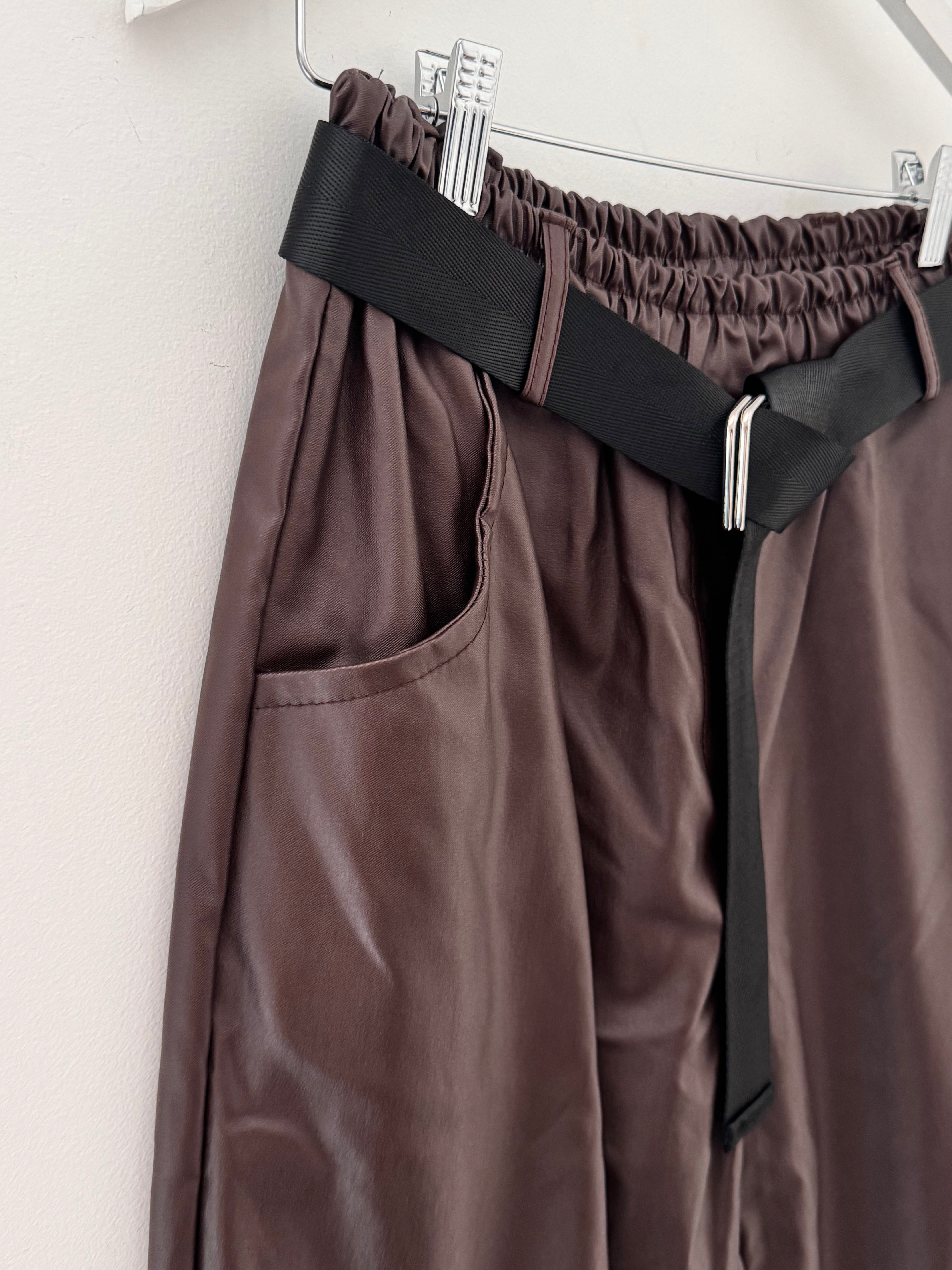 Super Stretch Waxed Barrel Trousers in Chocolate