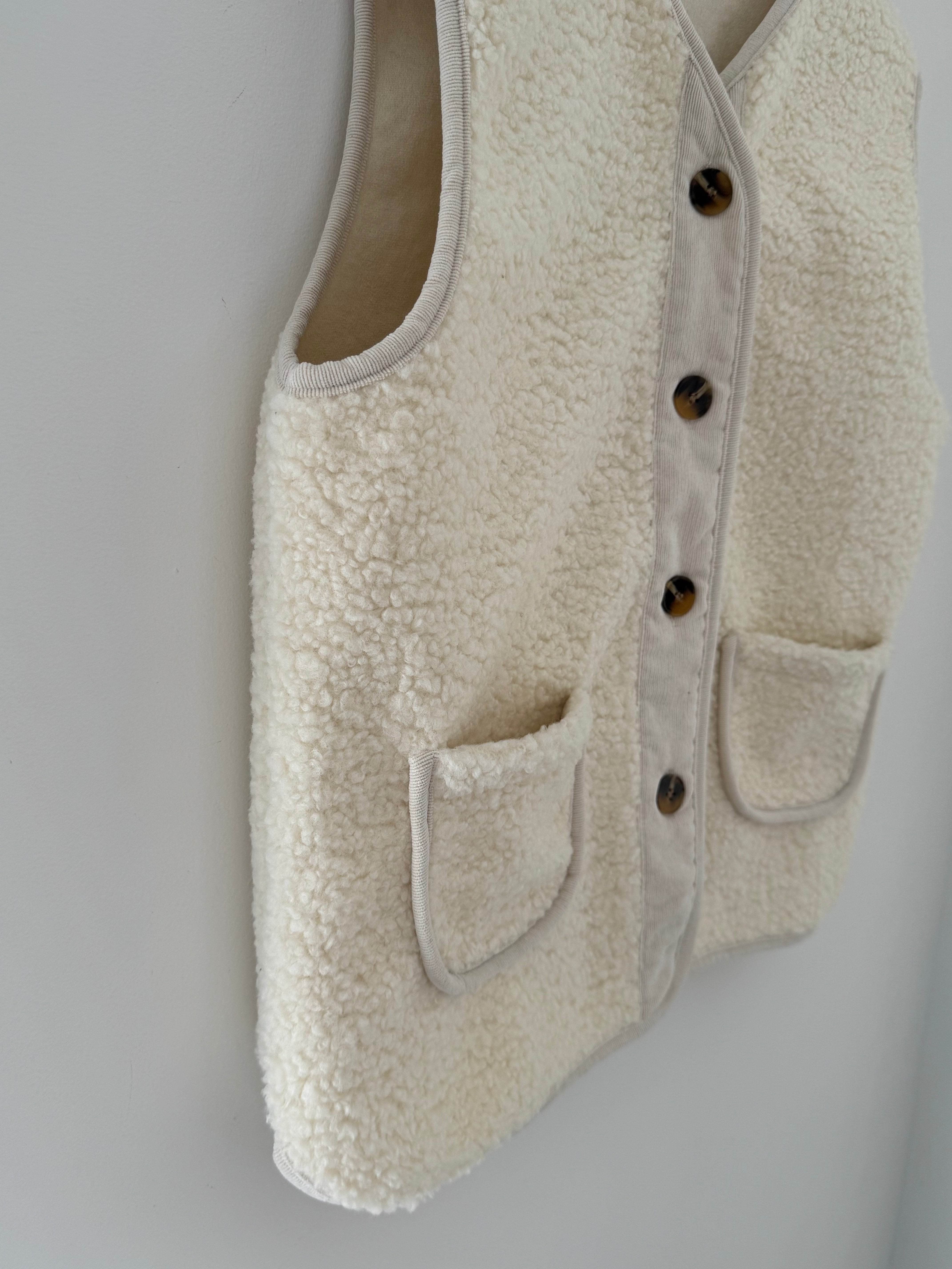 Soft Teddy Gilet in Vanilla