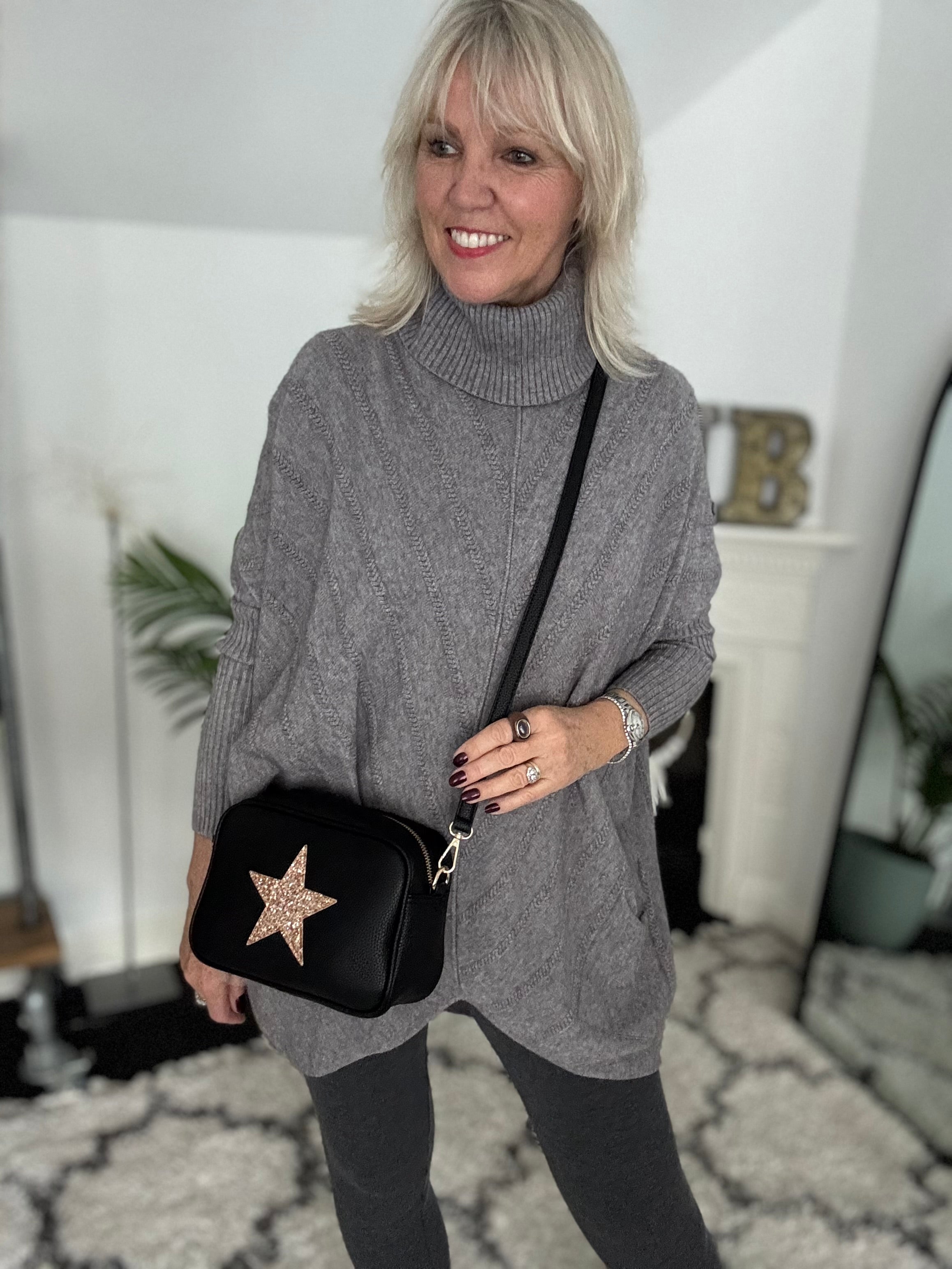 Pebble Star Bag in Black