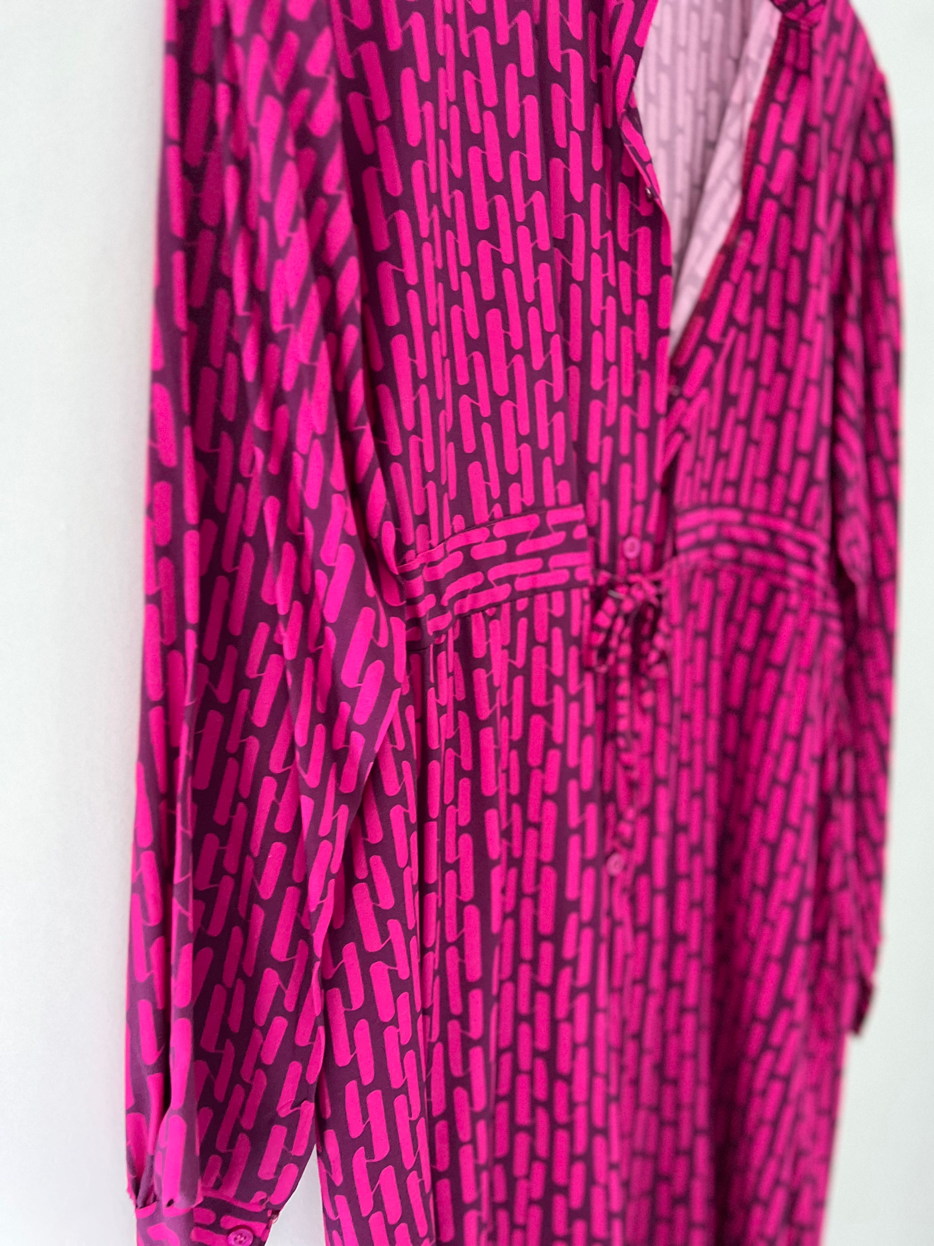 Print Shirtwaister Pocket Dress in Magenta