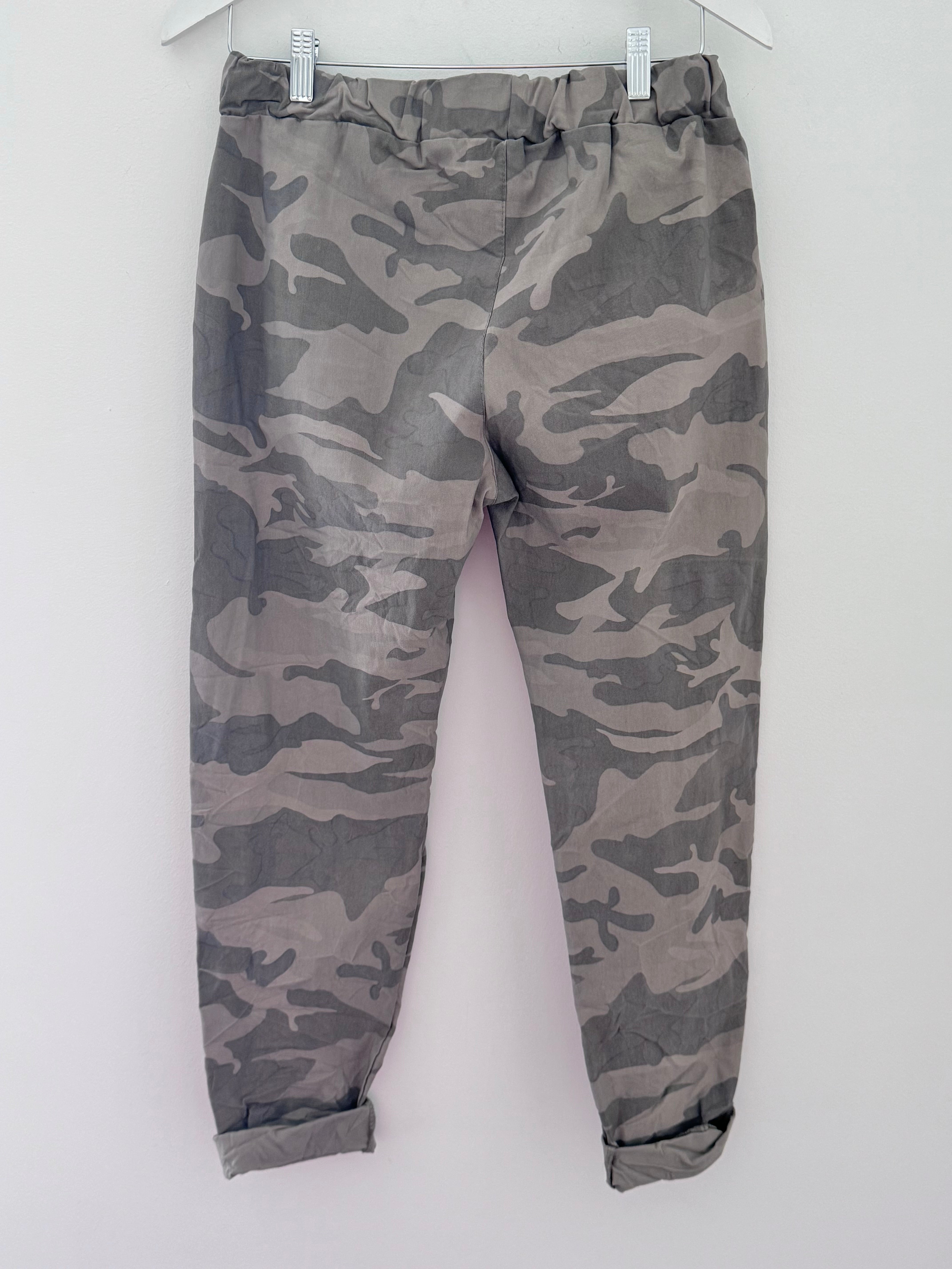 Super Stretch Joggers in Mocha Camo