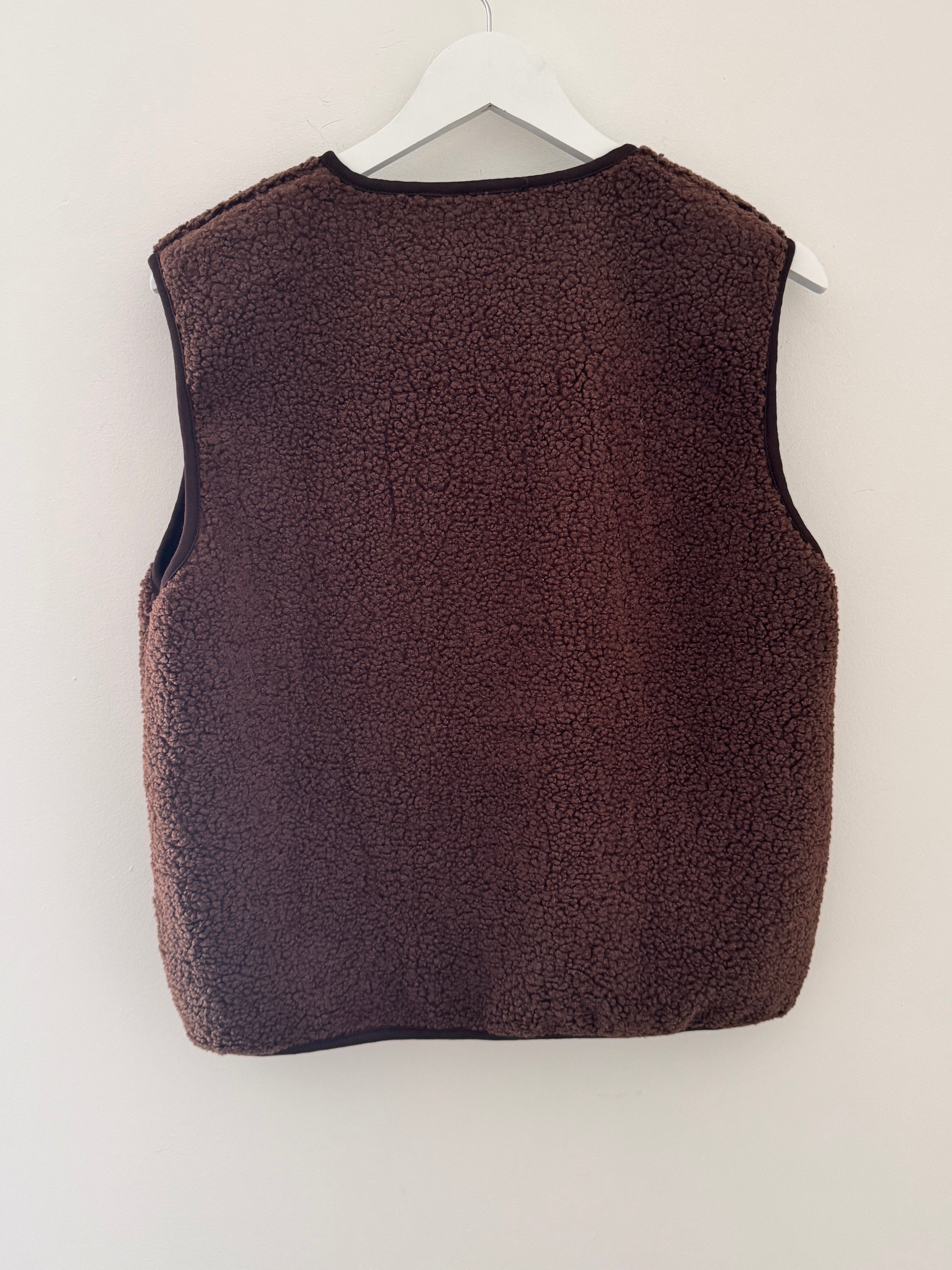 Boucle Gilet in Chocolate