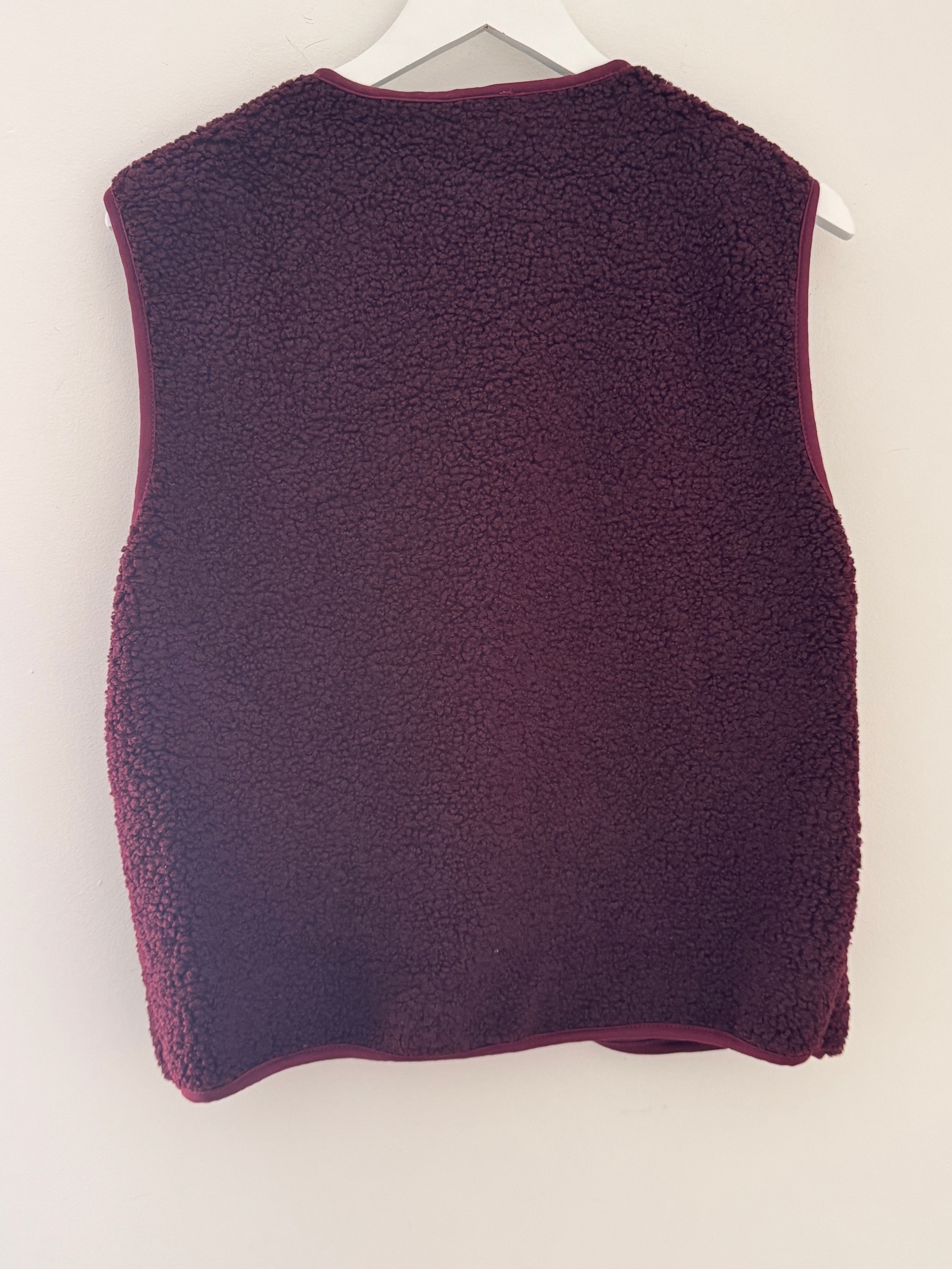 Boucle Gilet in Plum