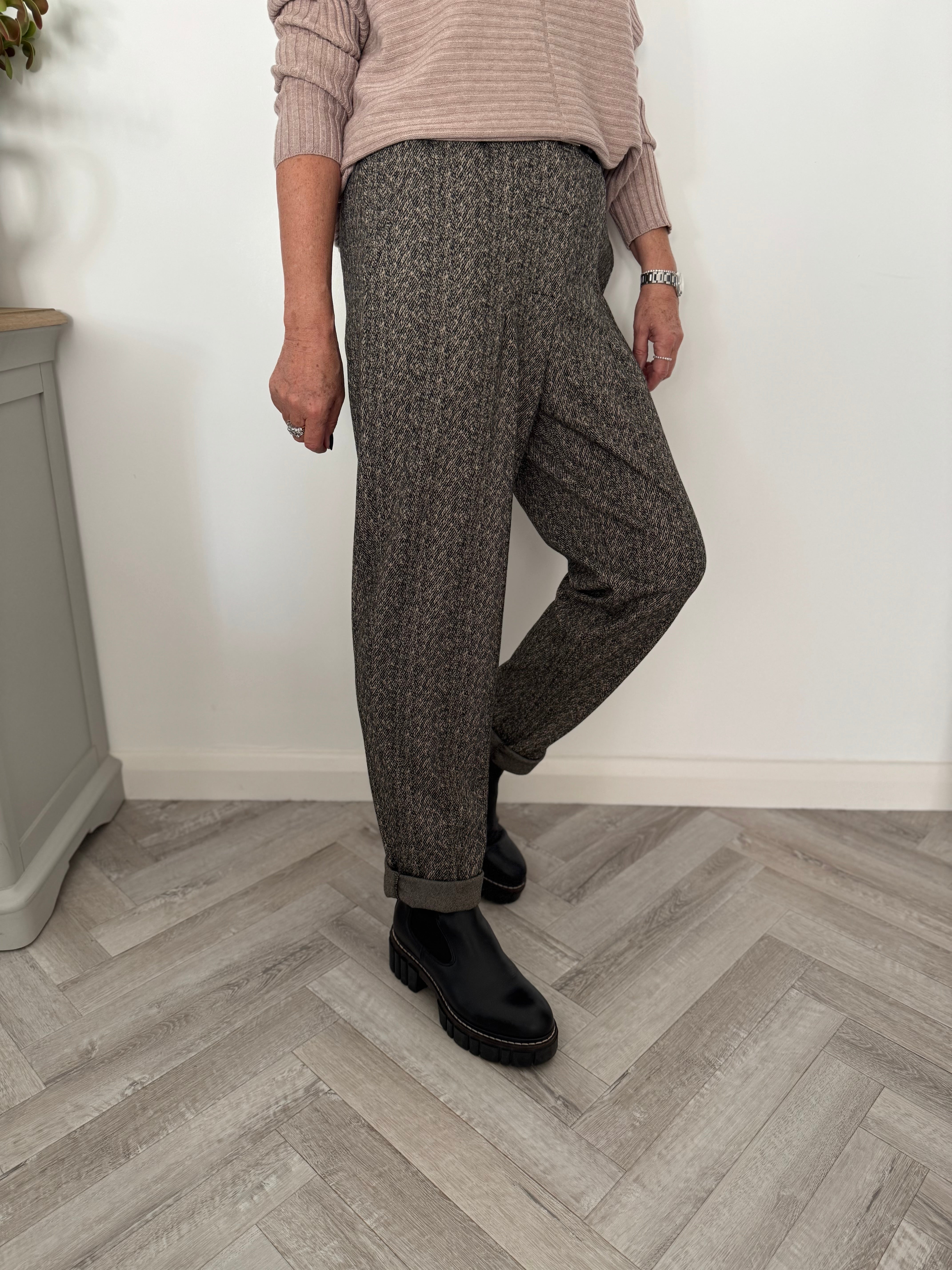 Stretch Herringbone Trousers in Mocha