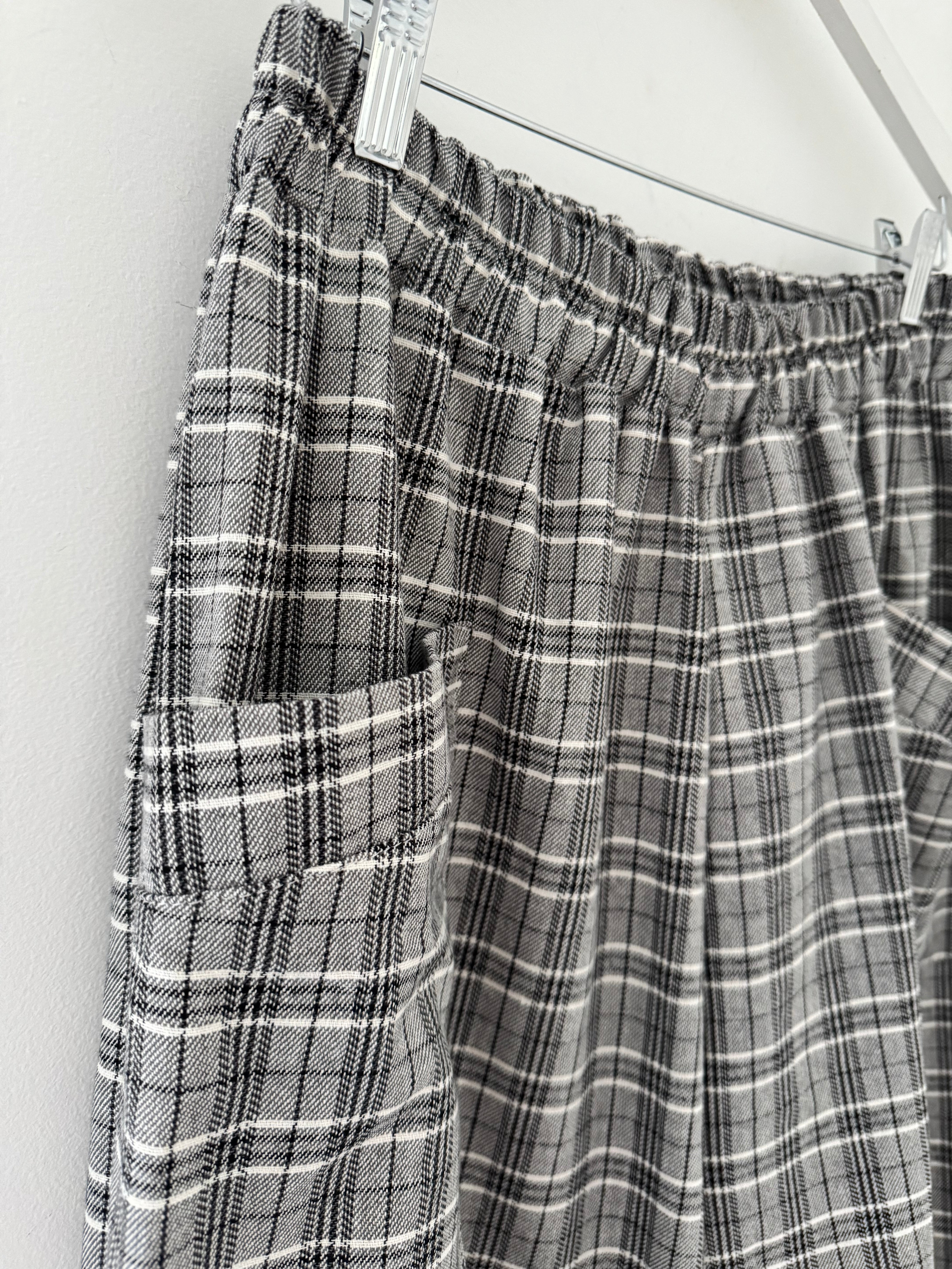 Barrel Check Trousers in Grey