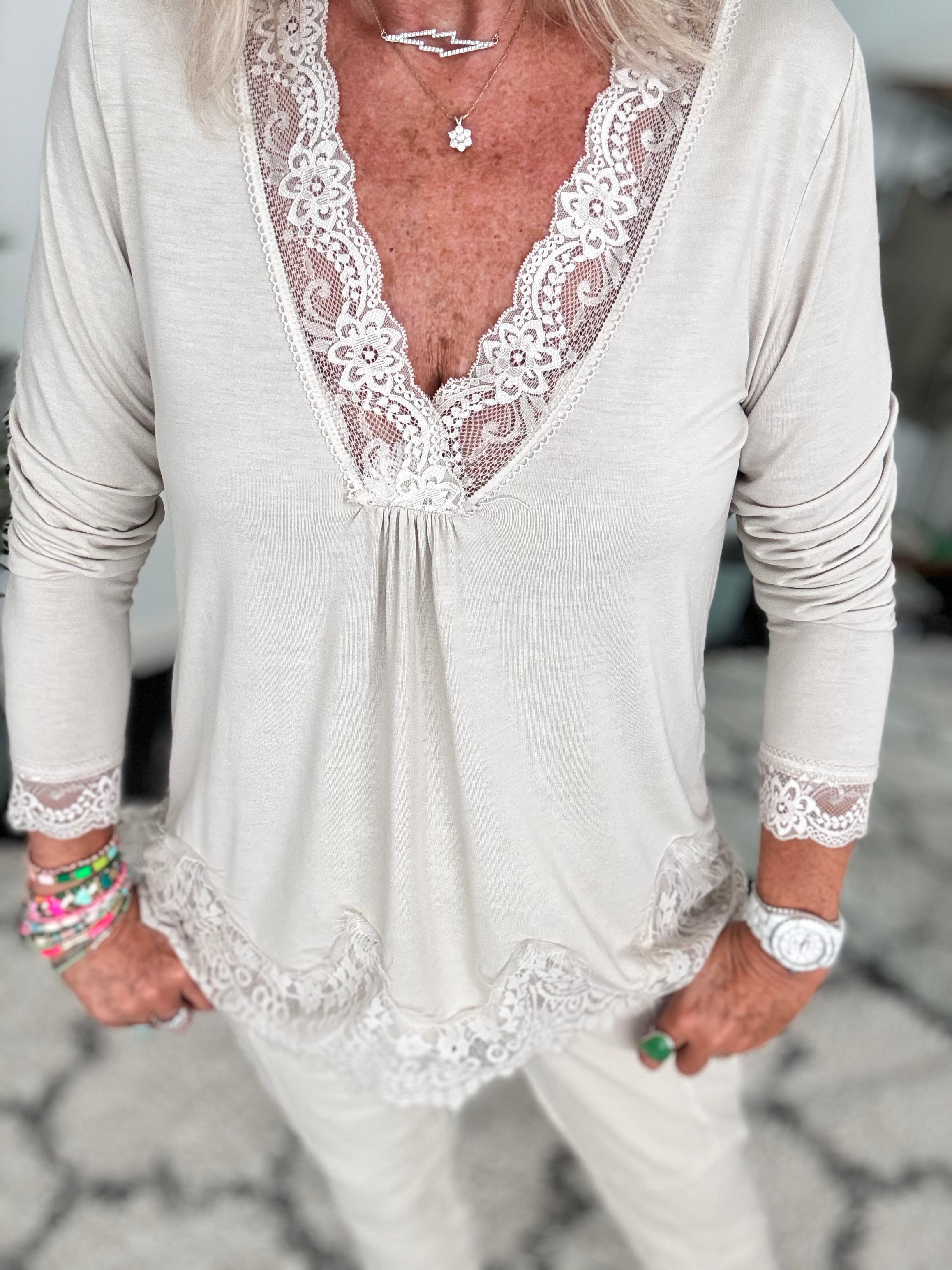 Luxe Base Top with Lace Trim in Stone