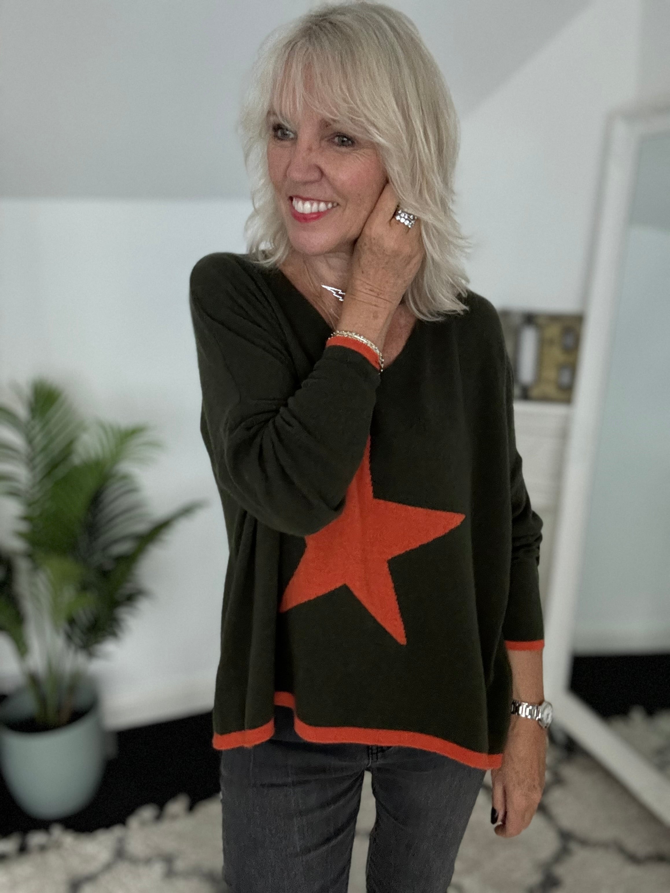 Star Cashmere V Neck Jumper in Khaki & Orange