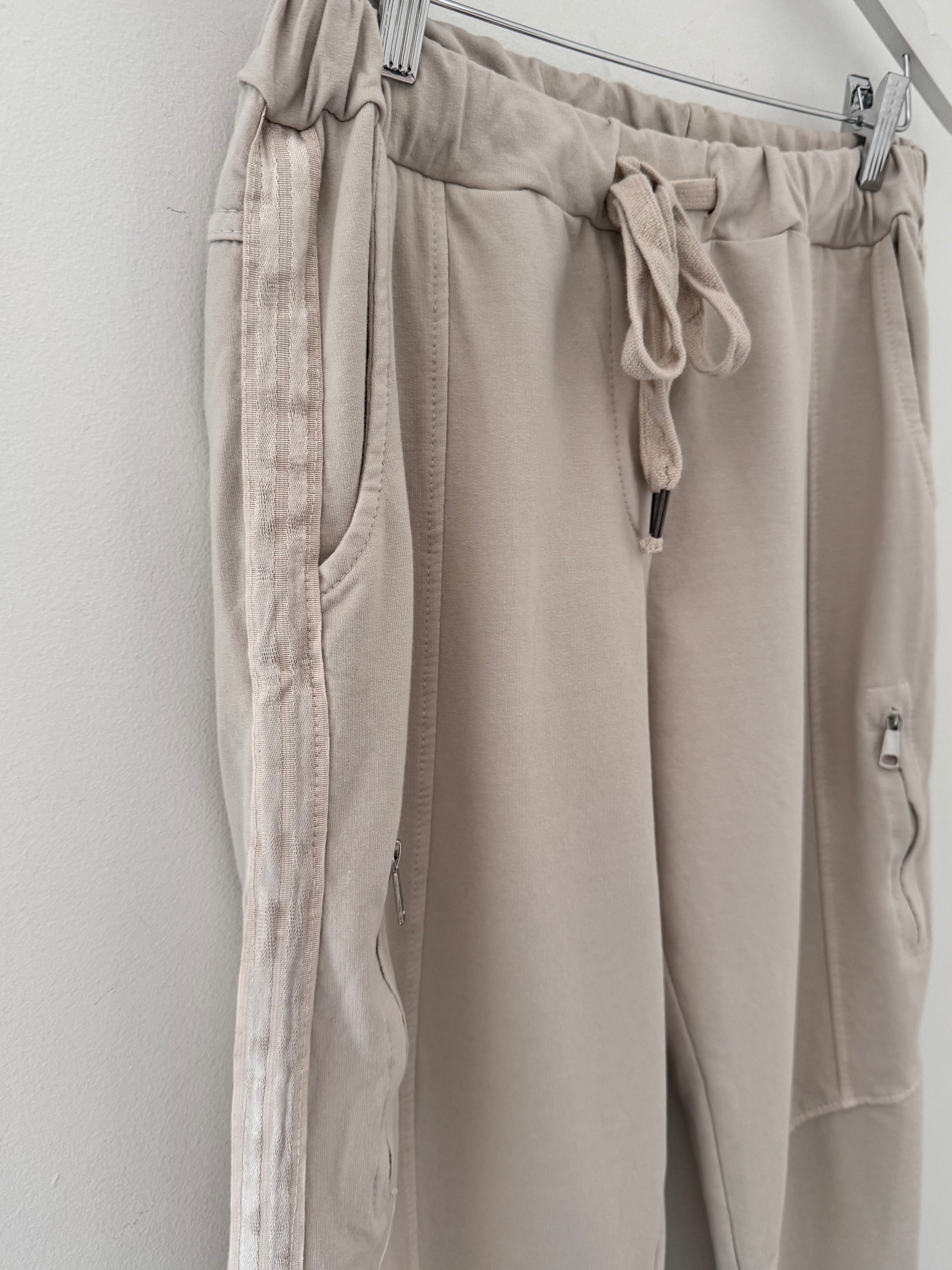 Jersey Stretch Joggers in Stone
