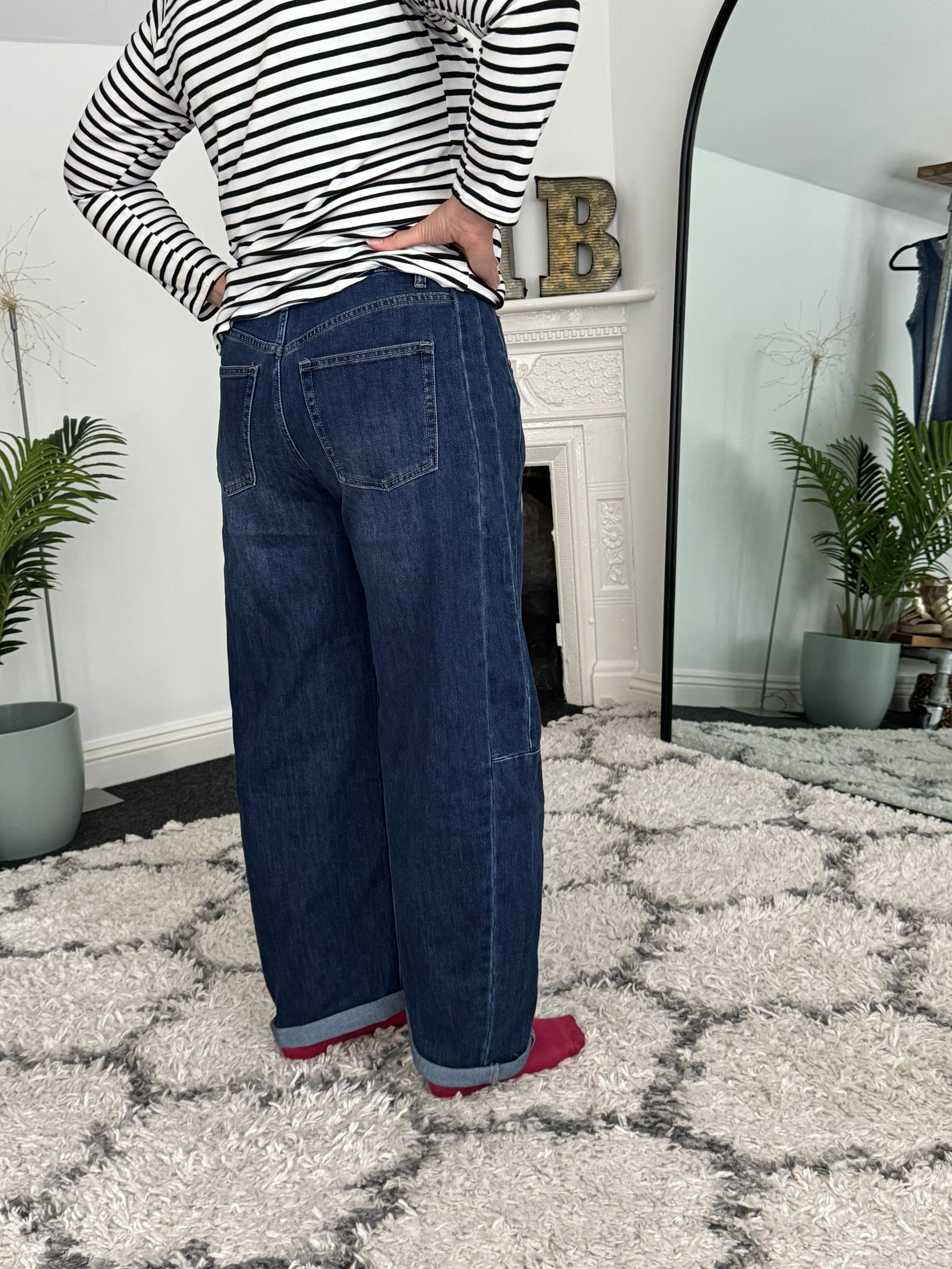 Barrel Leg Jeans in Deep Denim