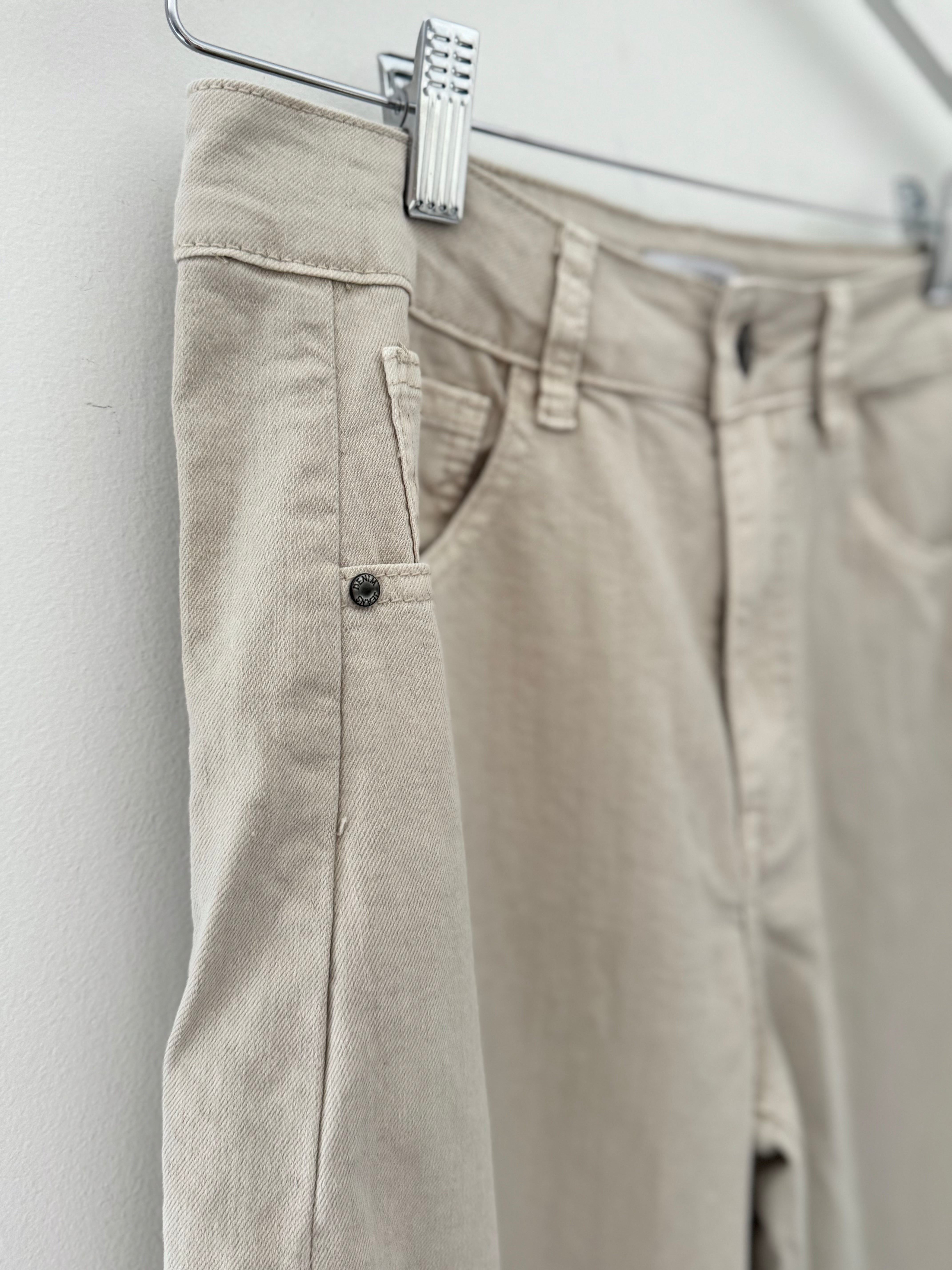 Barrel Leg Jeans in Stone