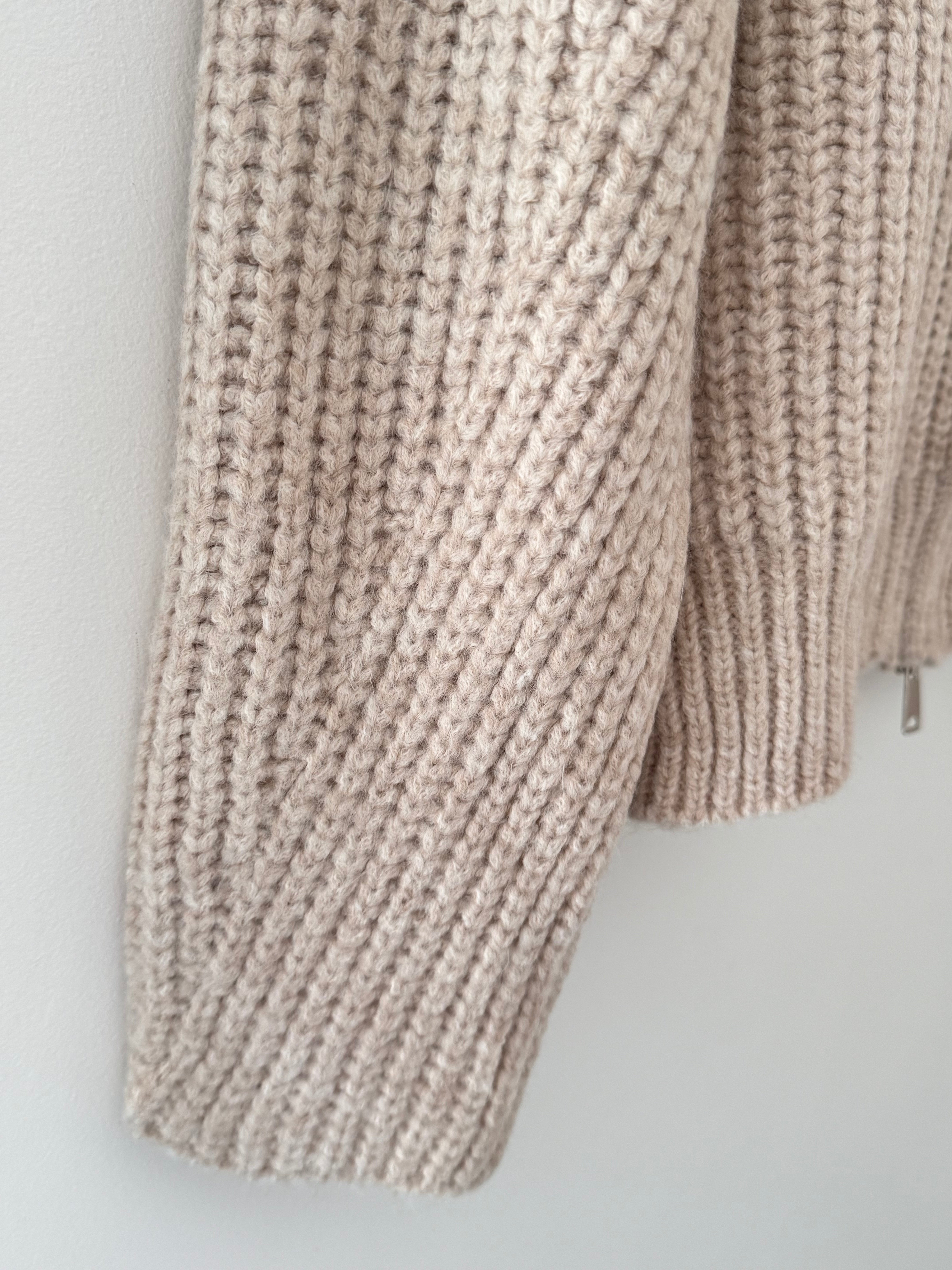 Ribbed Zipped Cardi in Stone