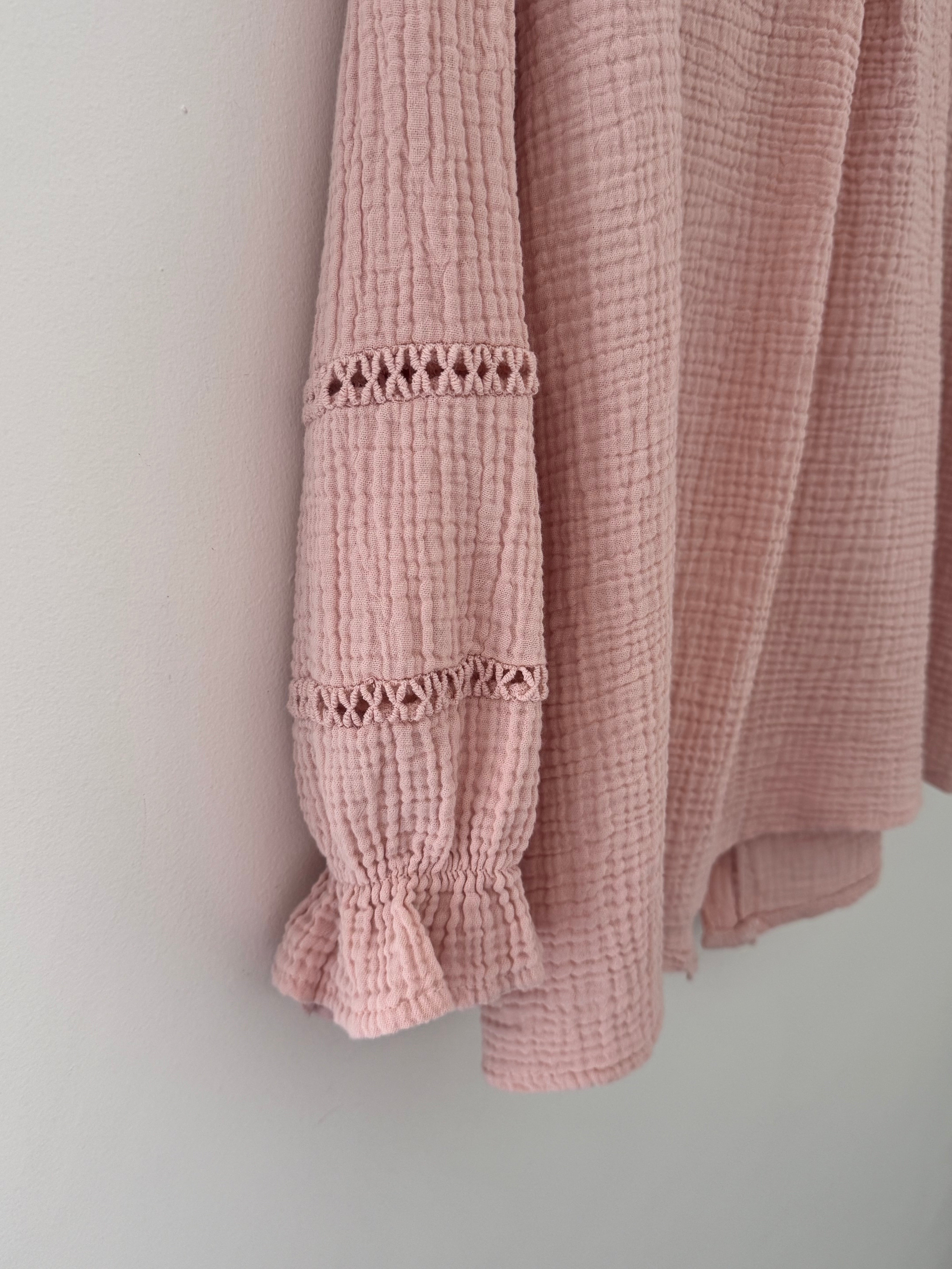 Detailed Cheesecloth Shirt in Soft Pink