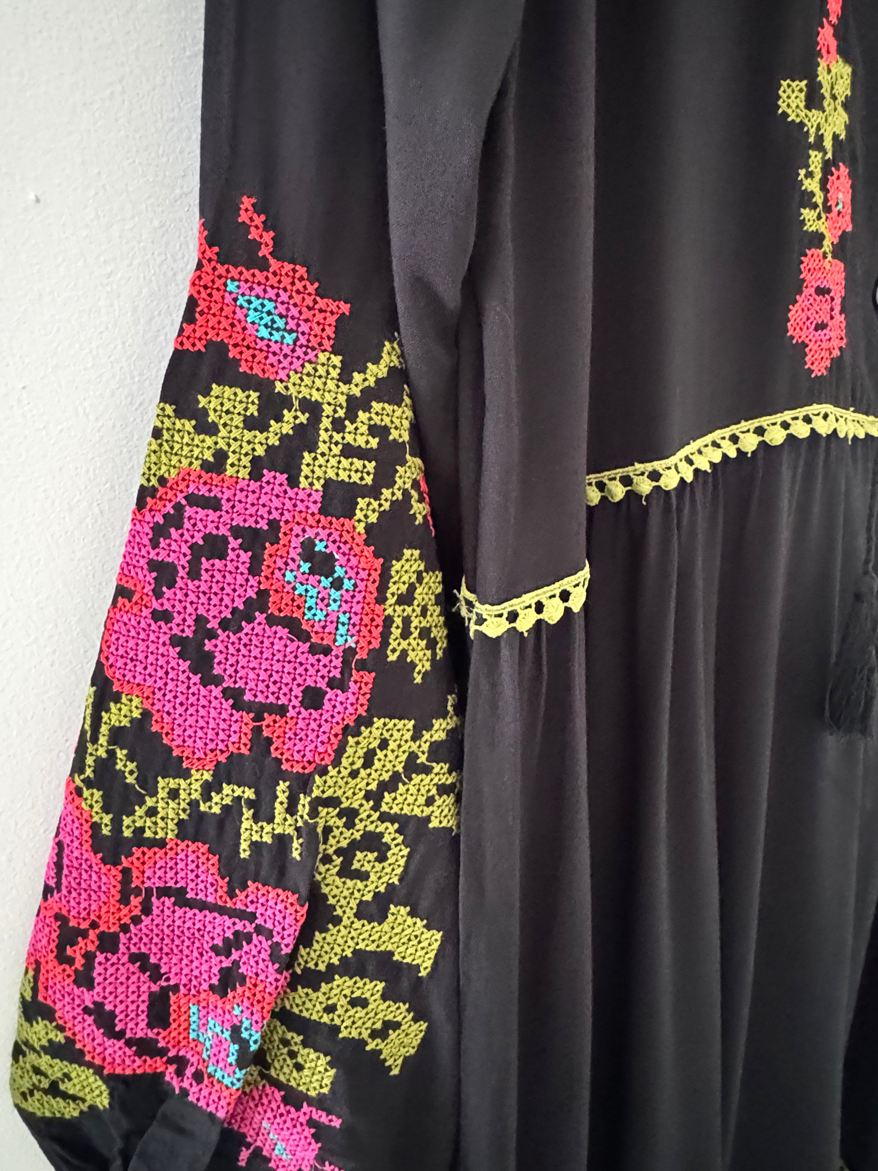 Embroidered Buttoned Midi Dress in Black