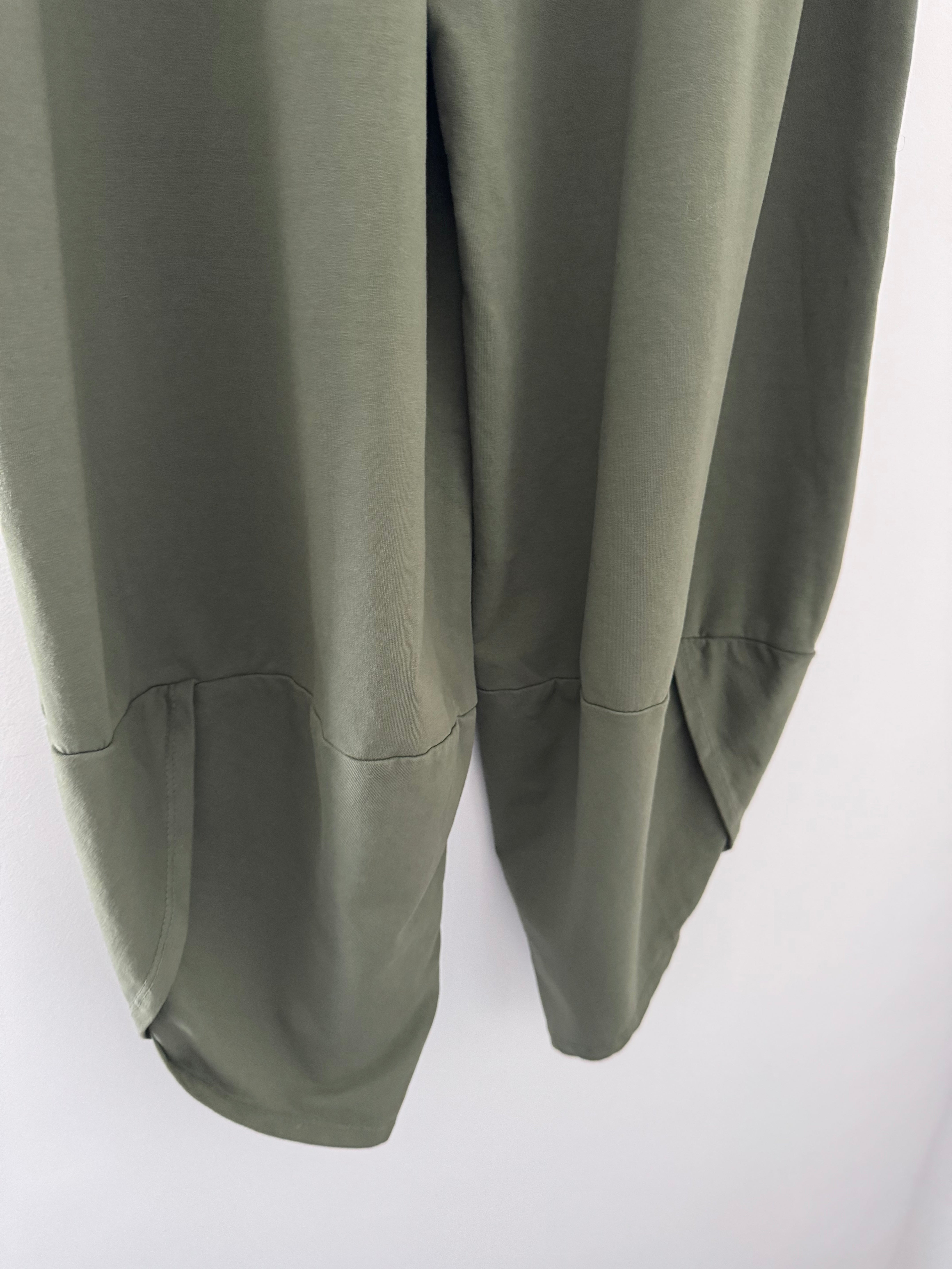 Barrel Shape Cotton Jersey Trousers in Khaki