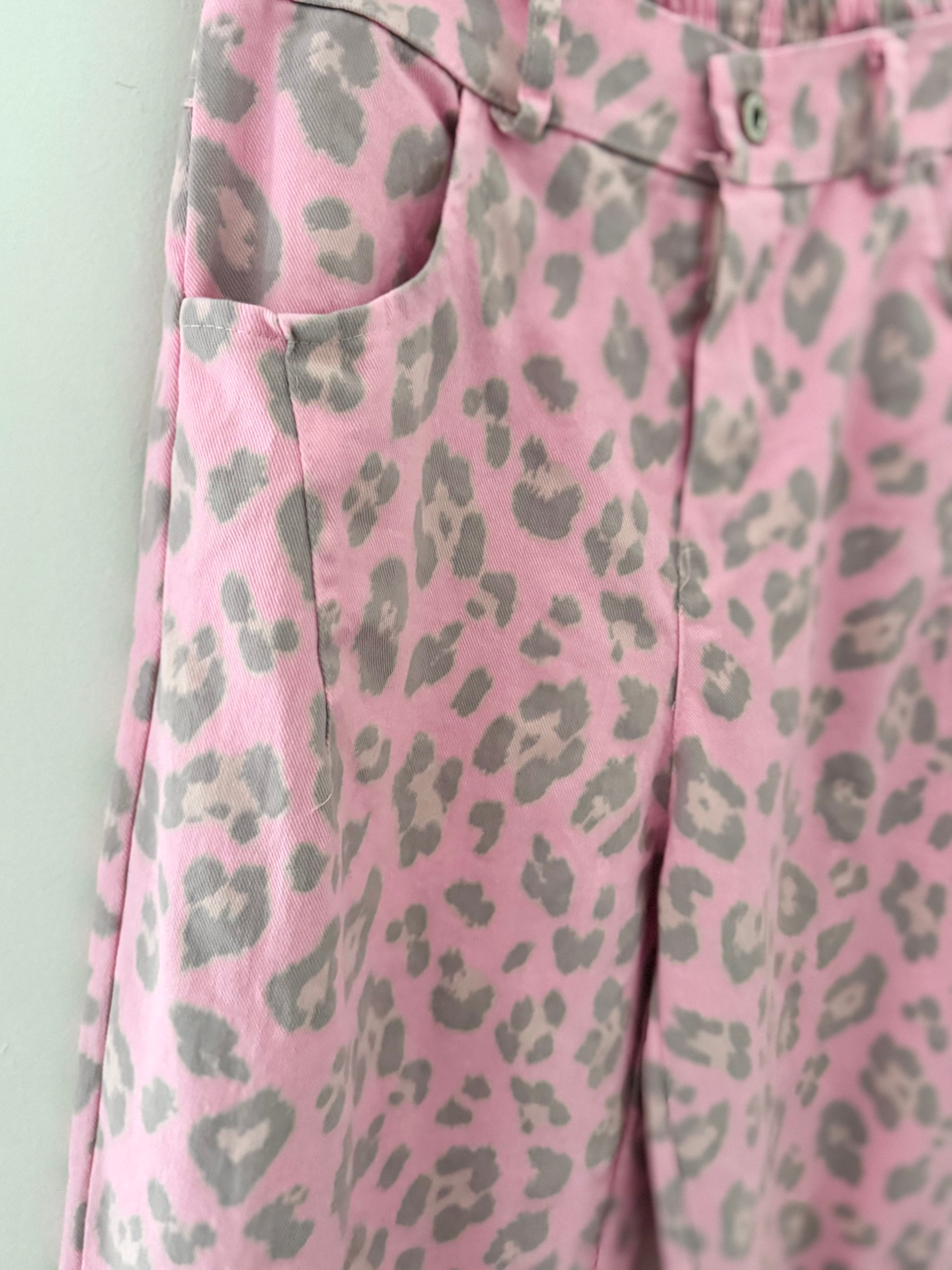 Barrel Leg Stretch Jeans in Pink Leopard