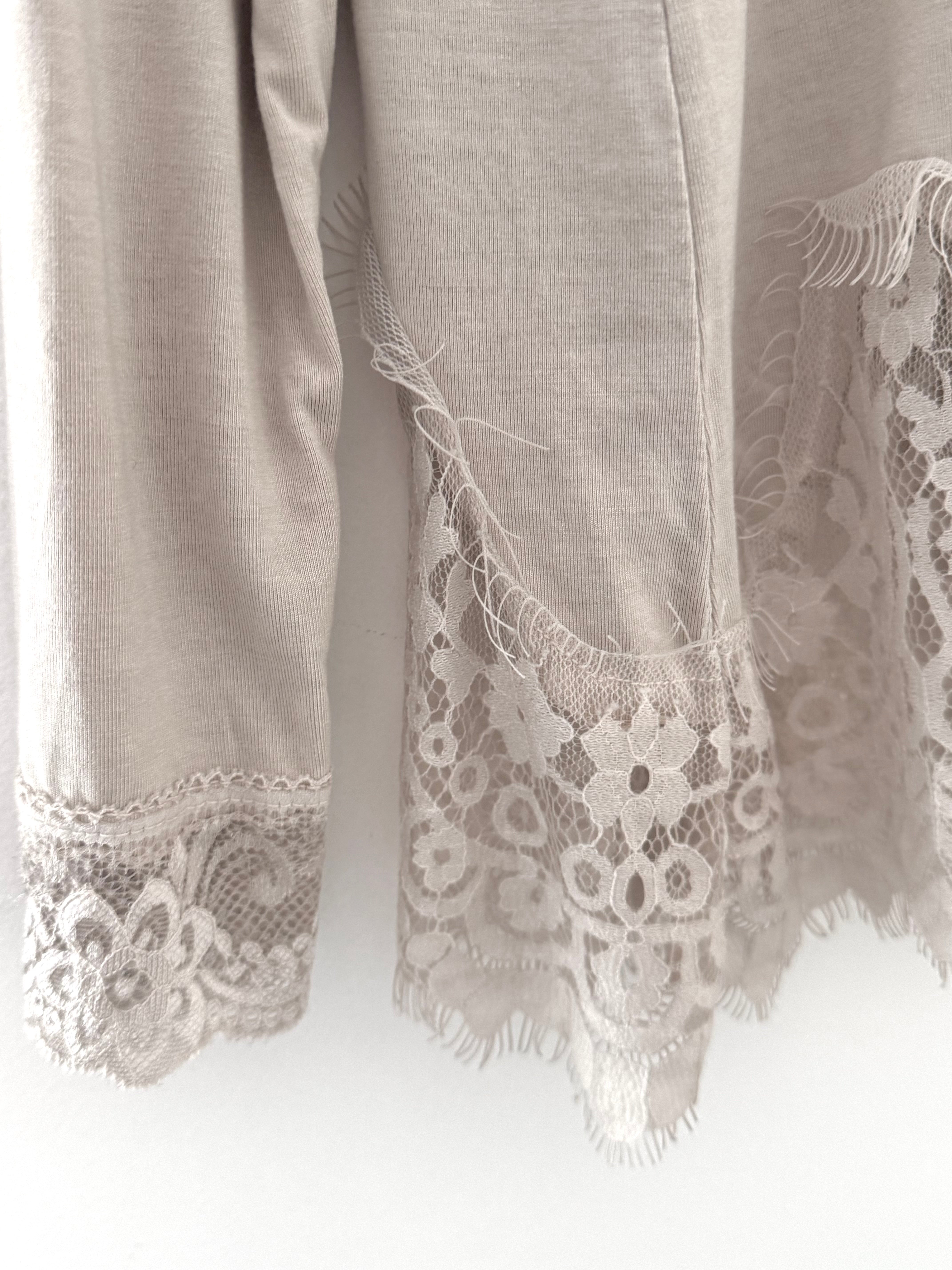 Luxe Base Top with Lace Trim in Stone