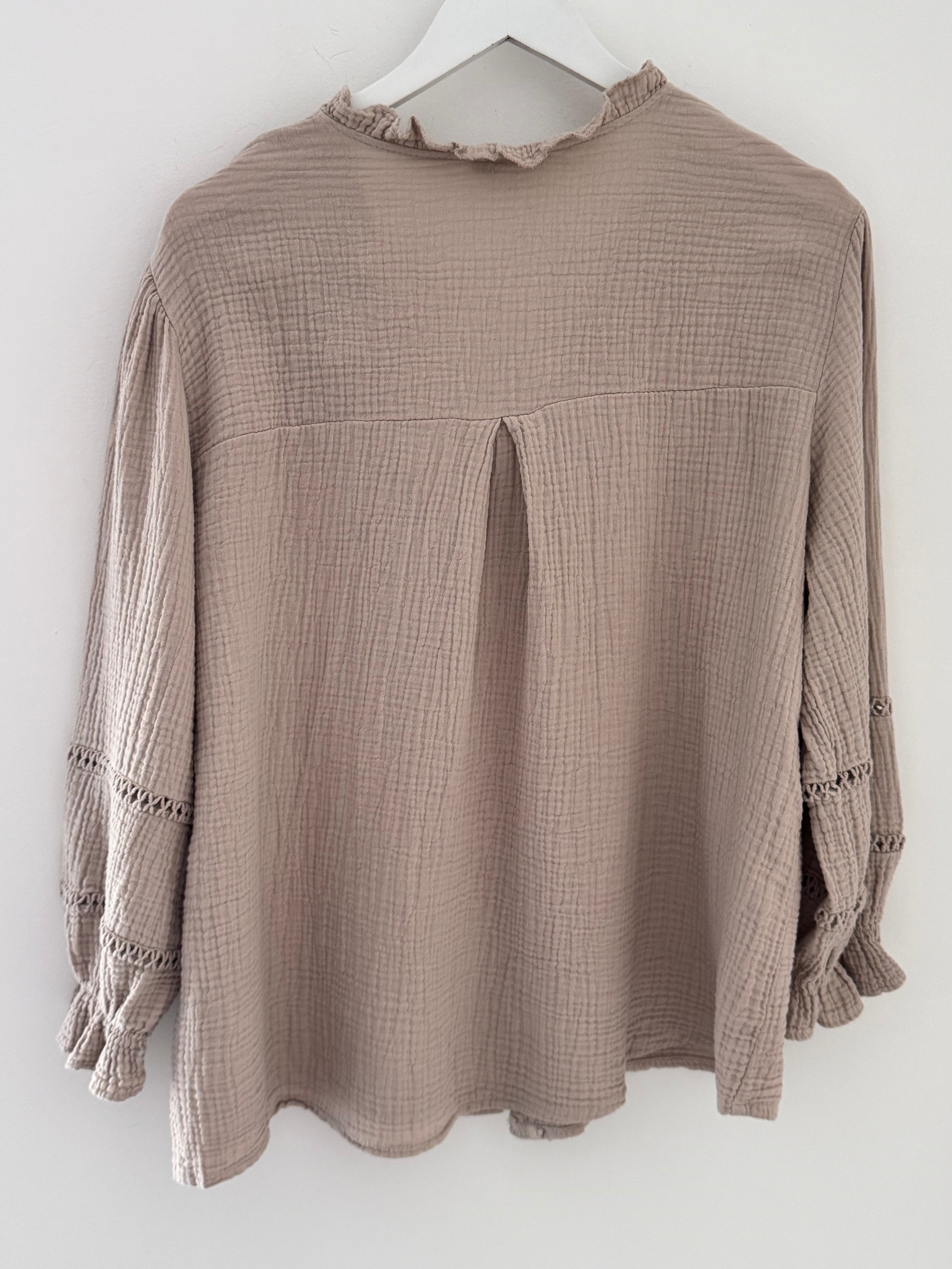 Detailed Cheesecloth Shirt in Stone