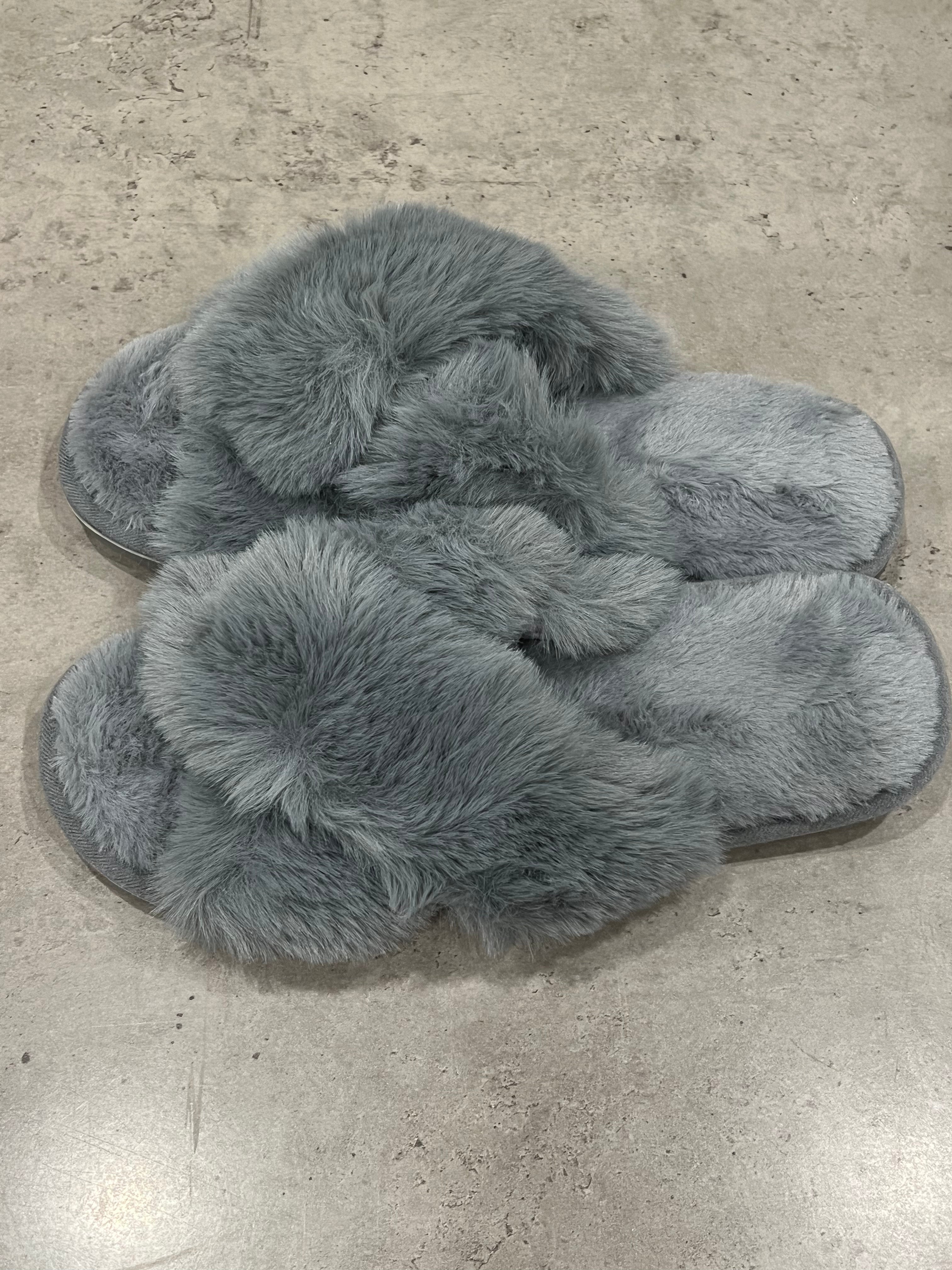 Faux Fur Crossover Slippers in Grey