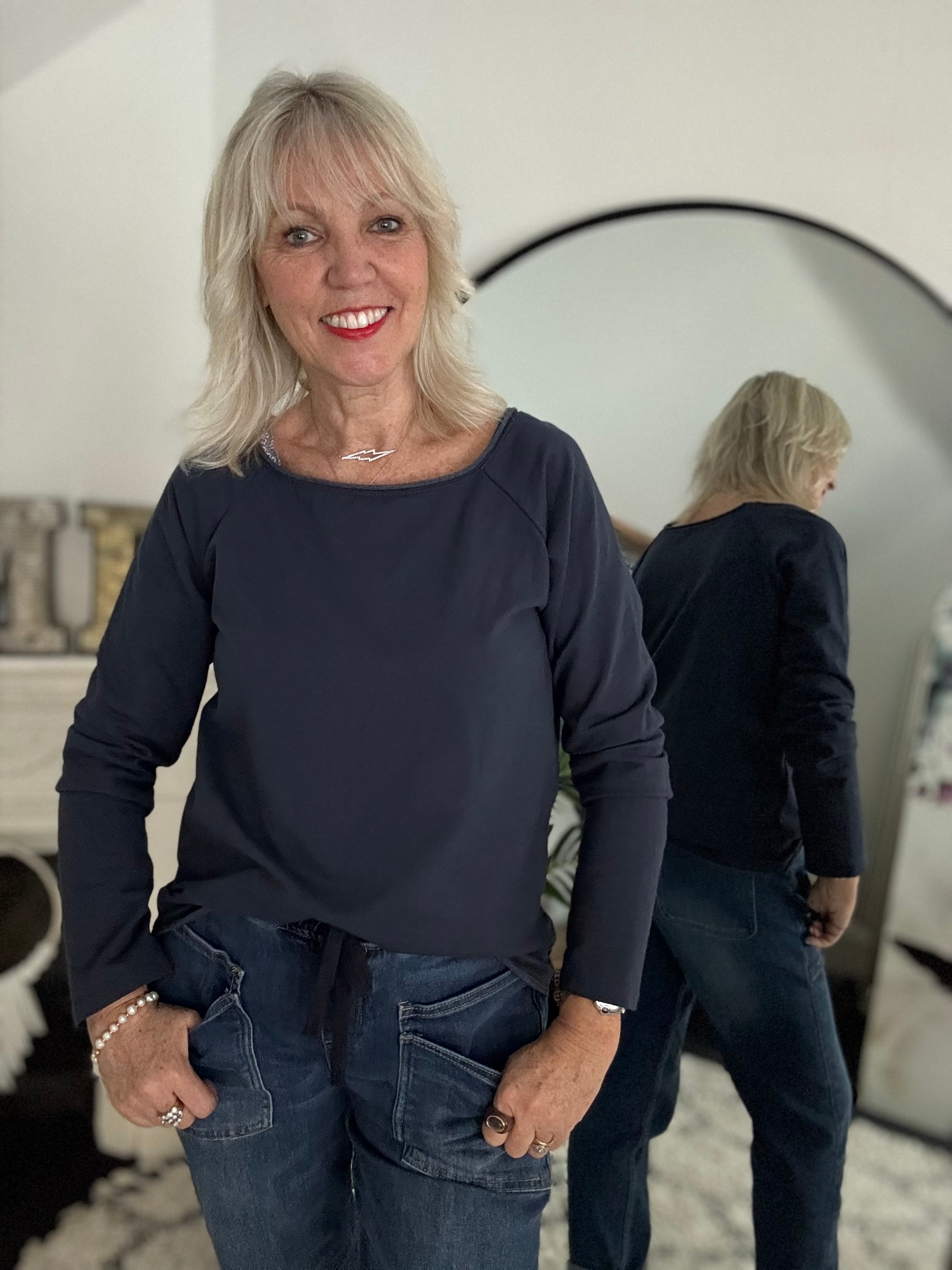 Raglan Roll Edge Sweatshirt in Navy