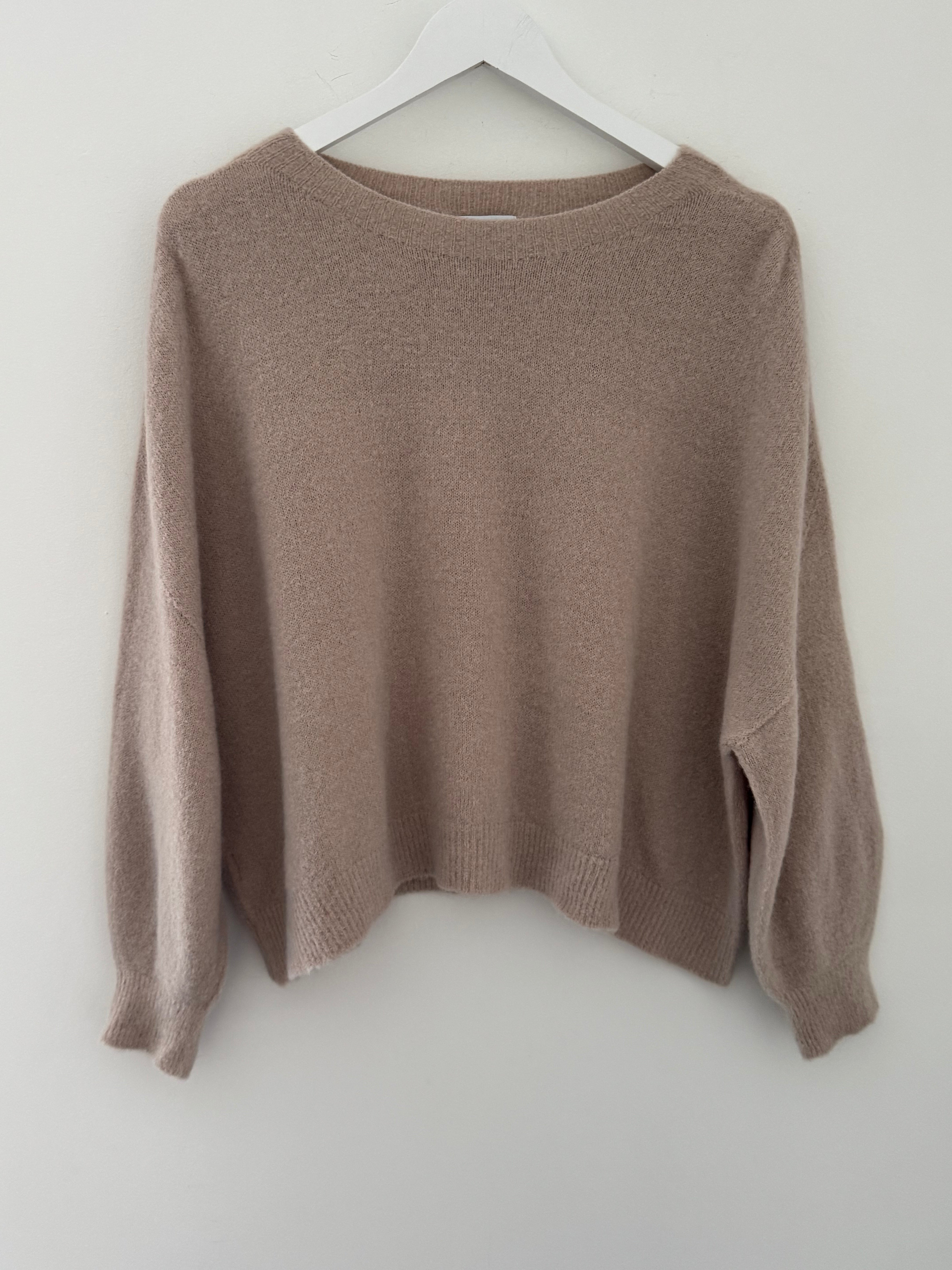 Luxe Slouchy Alpaca Jumper in Latte