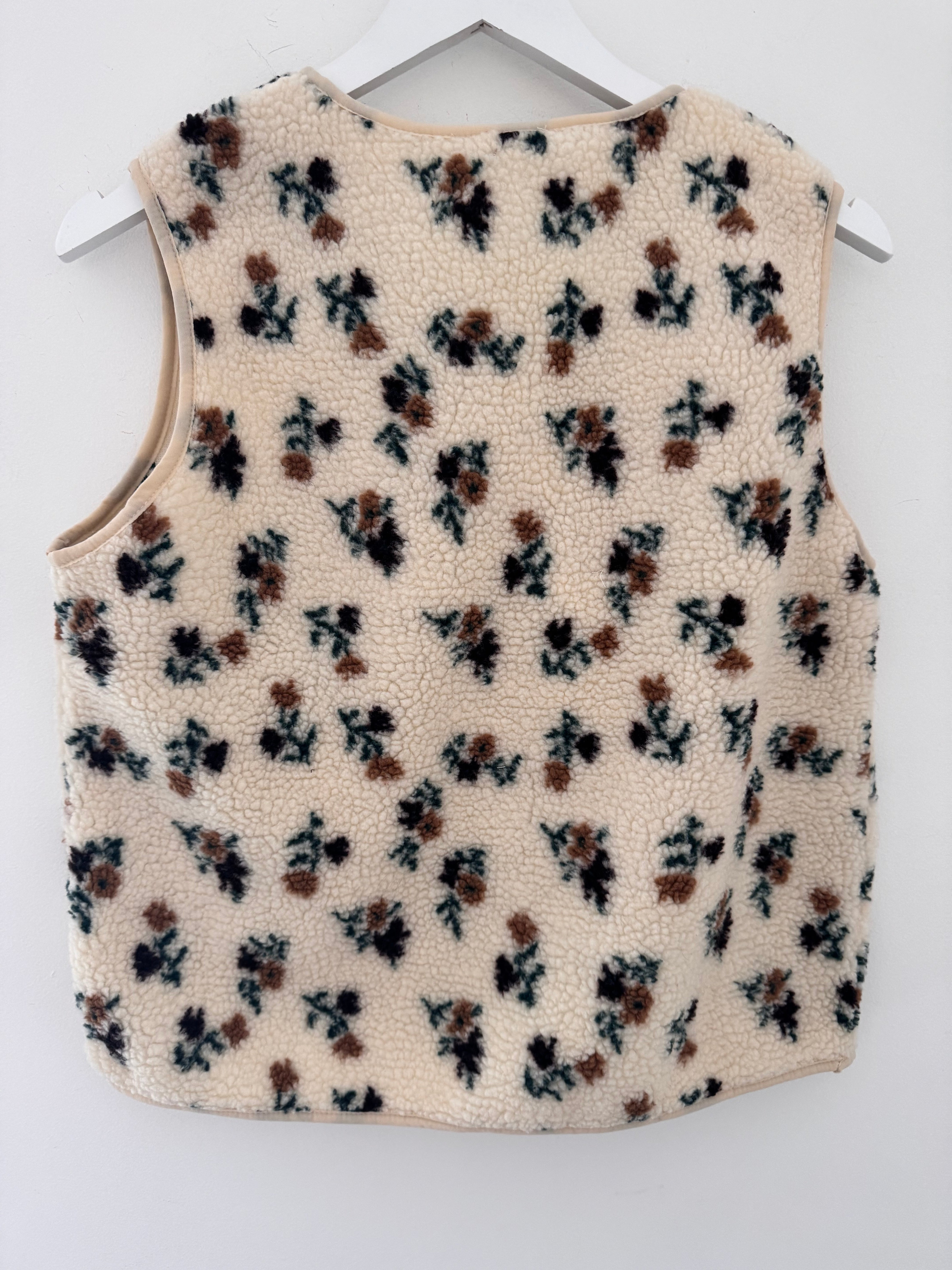 Boucle Gilet with Print in Ecru