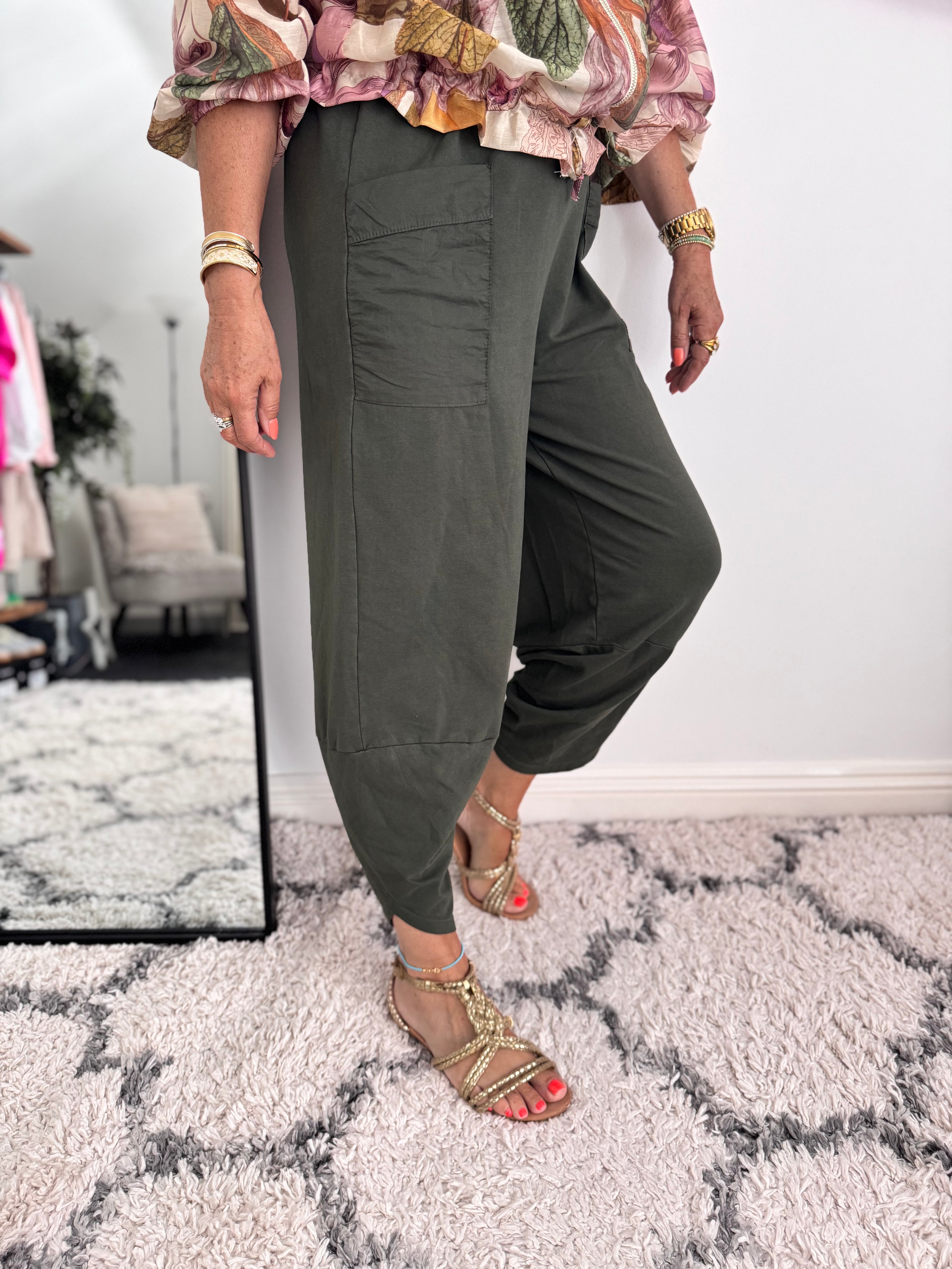 Barrel Shape Cotton Jersey Trousers in Dark Khaki