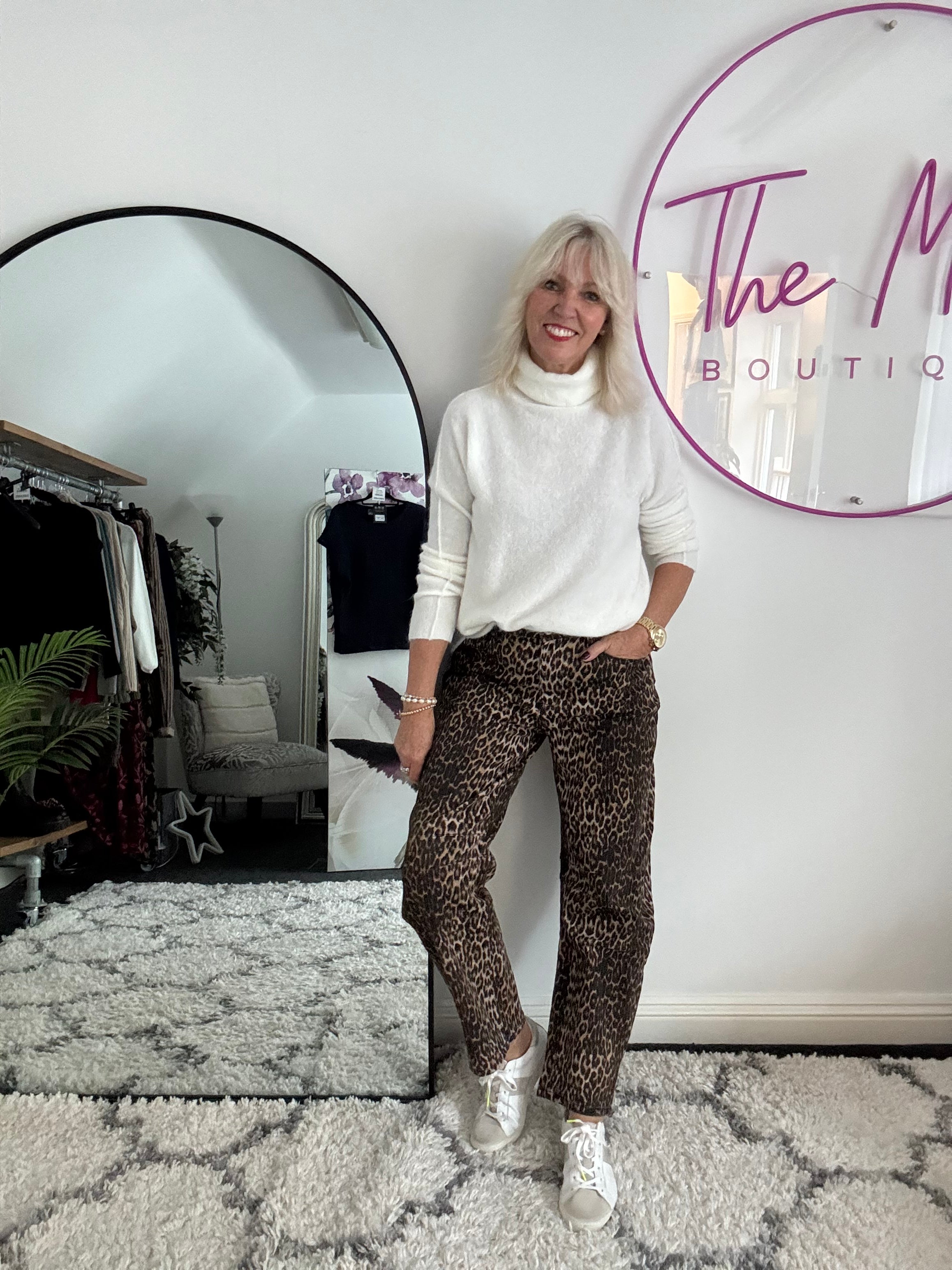 Barrel Leg Jeans in Leopard