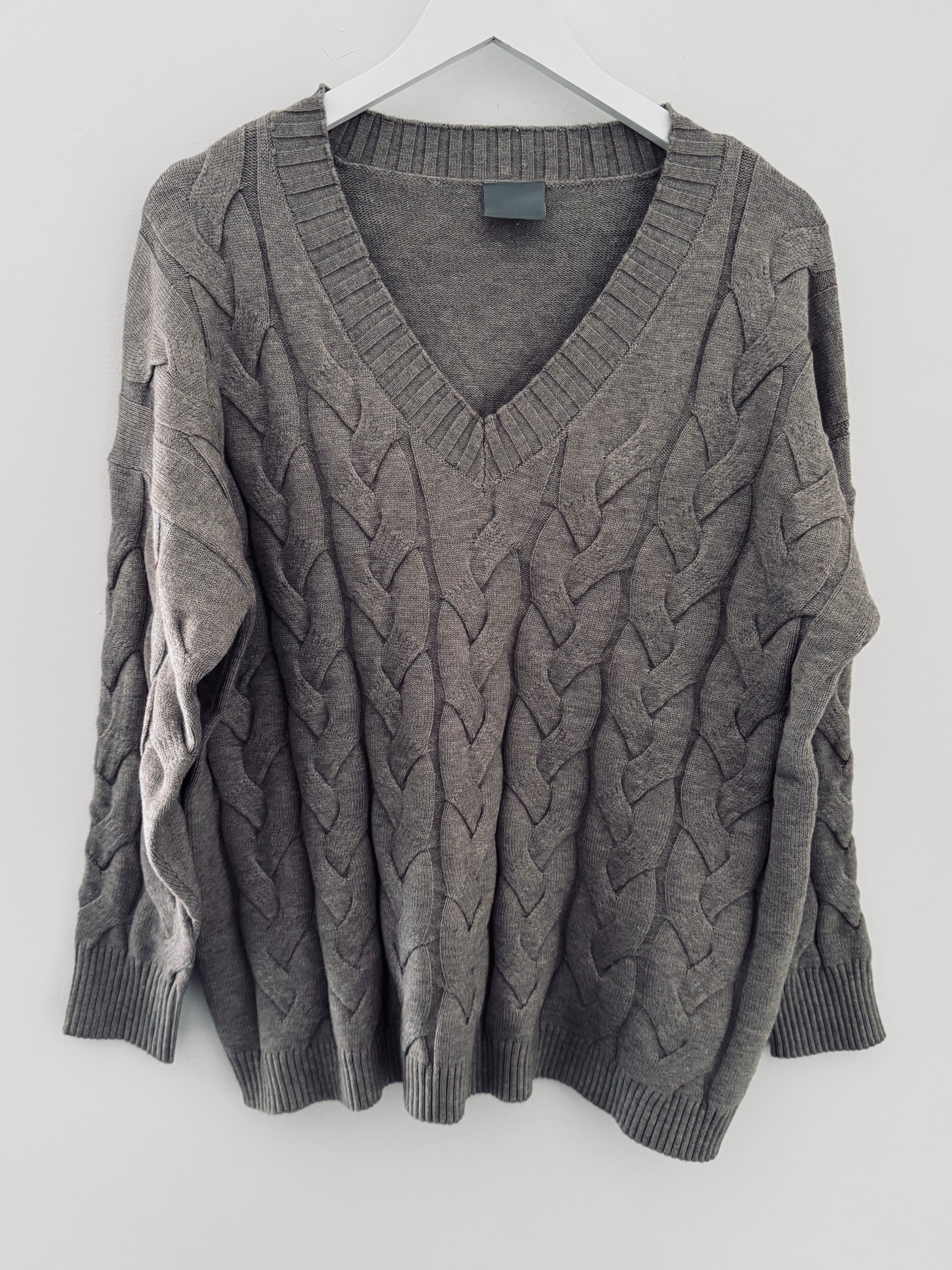 V Neck Cable Jumper in Mocha