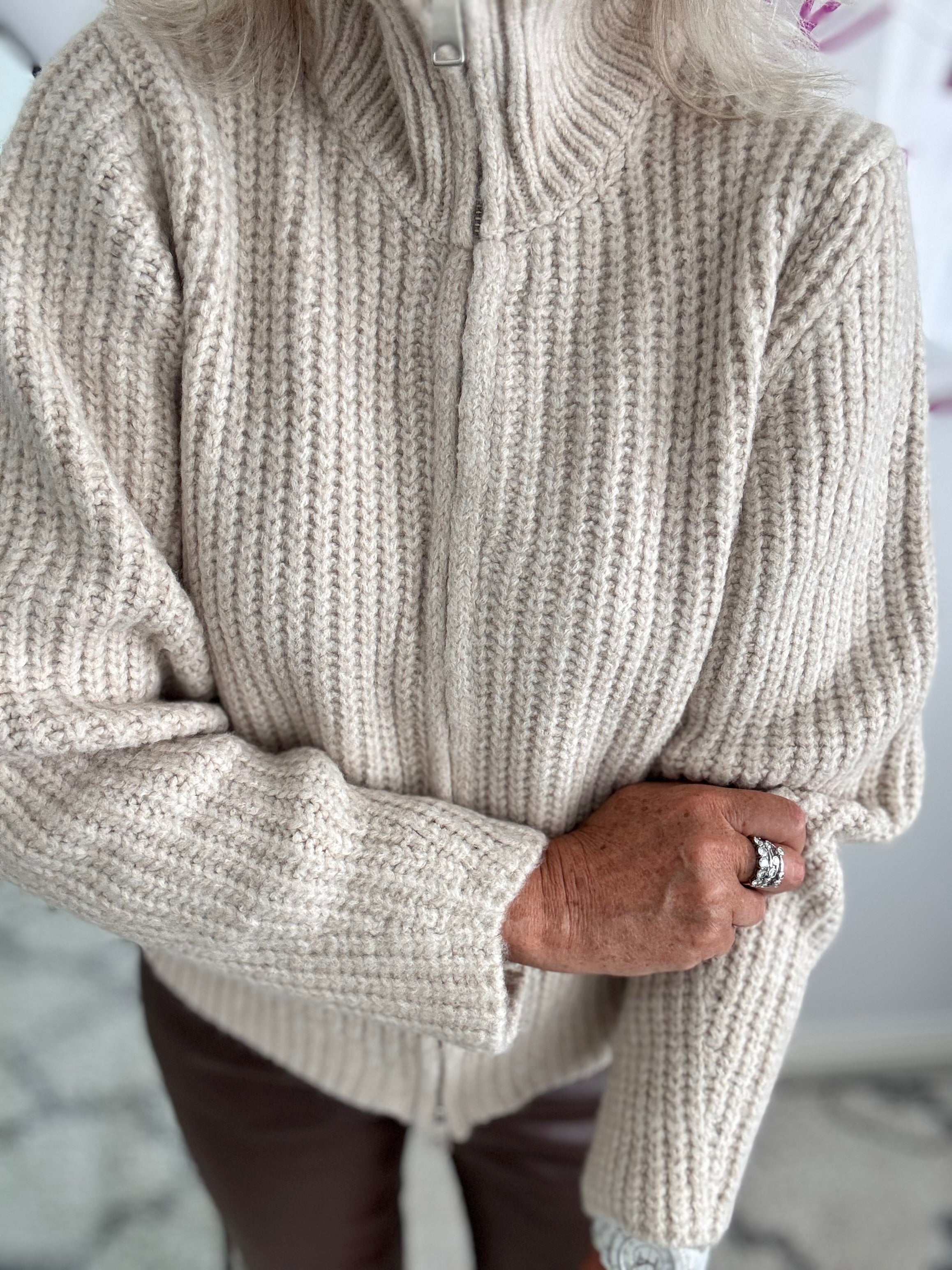 Ribbed Zipped Cardi in Stone