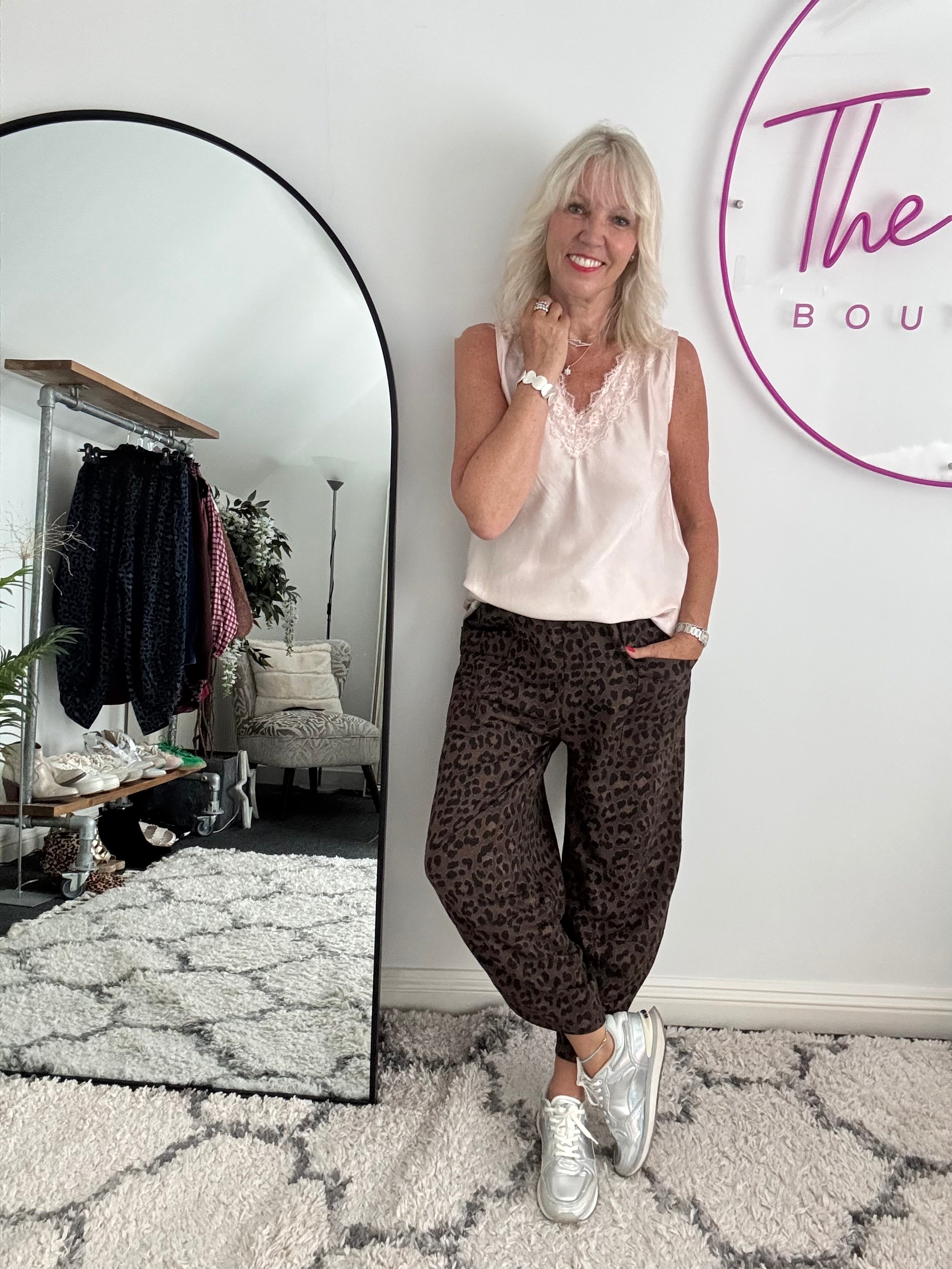 Barrel Stretch Trousers in Cocoa Leopard