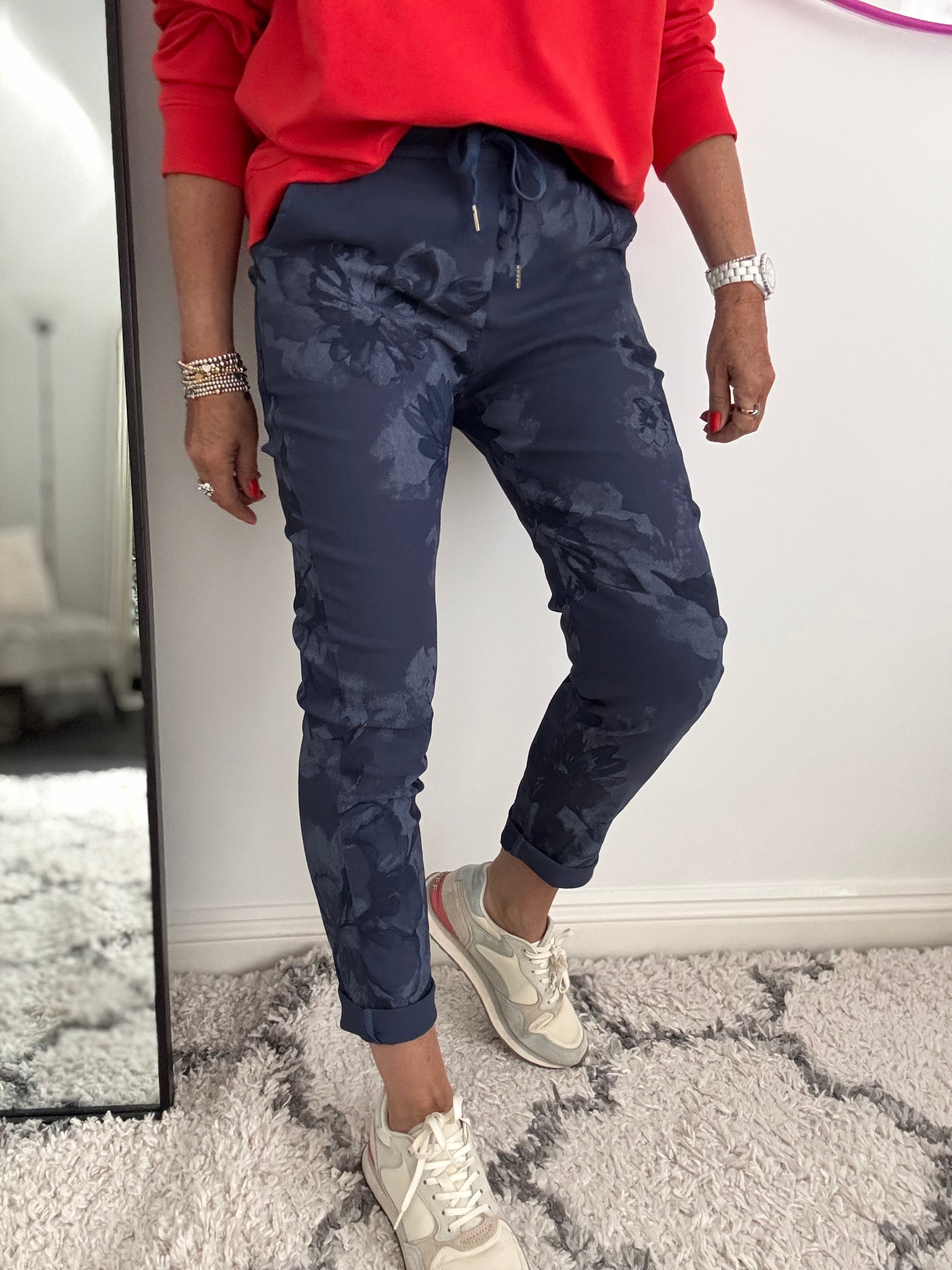 Super Stretch Floral Print Joggers in Navy