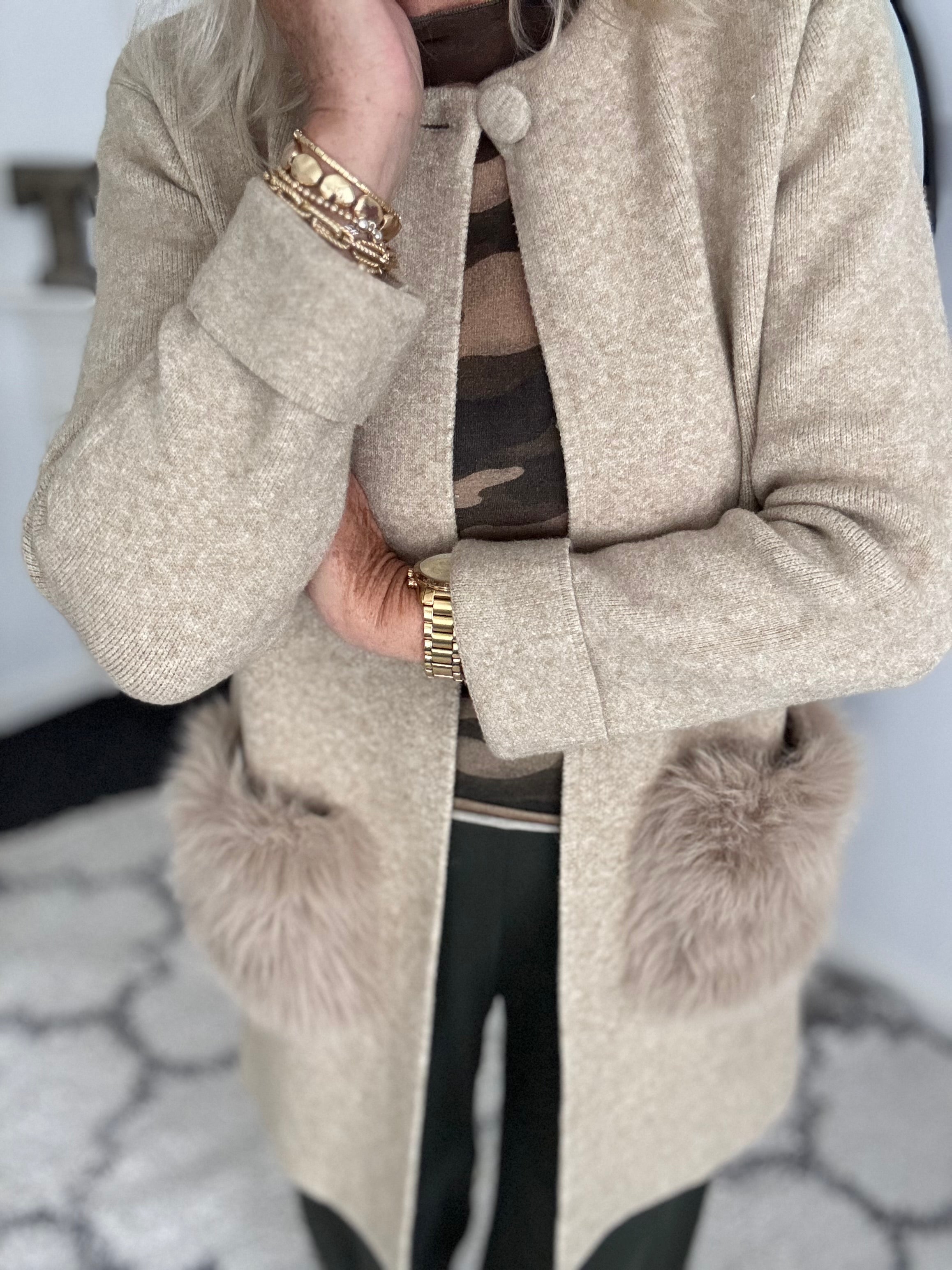 Cardi Jacket with Fur Pockets in Stone
