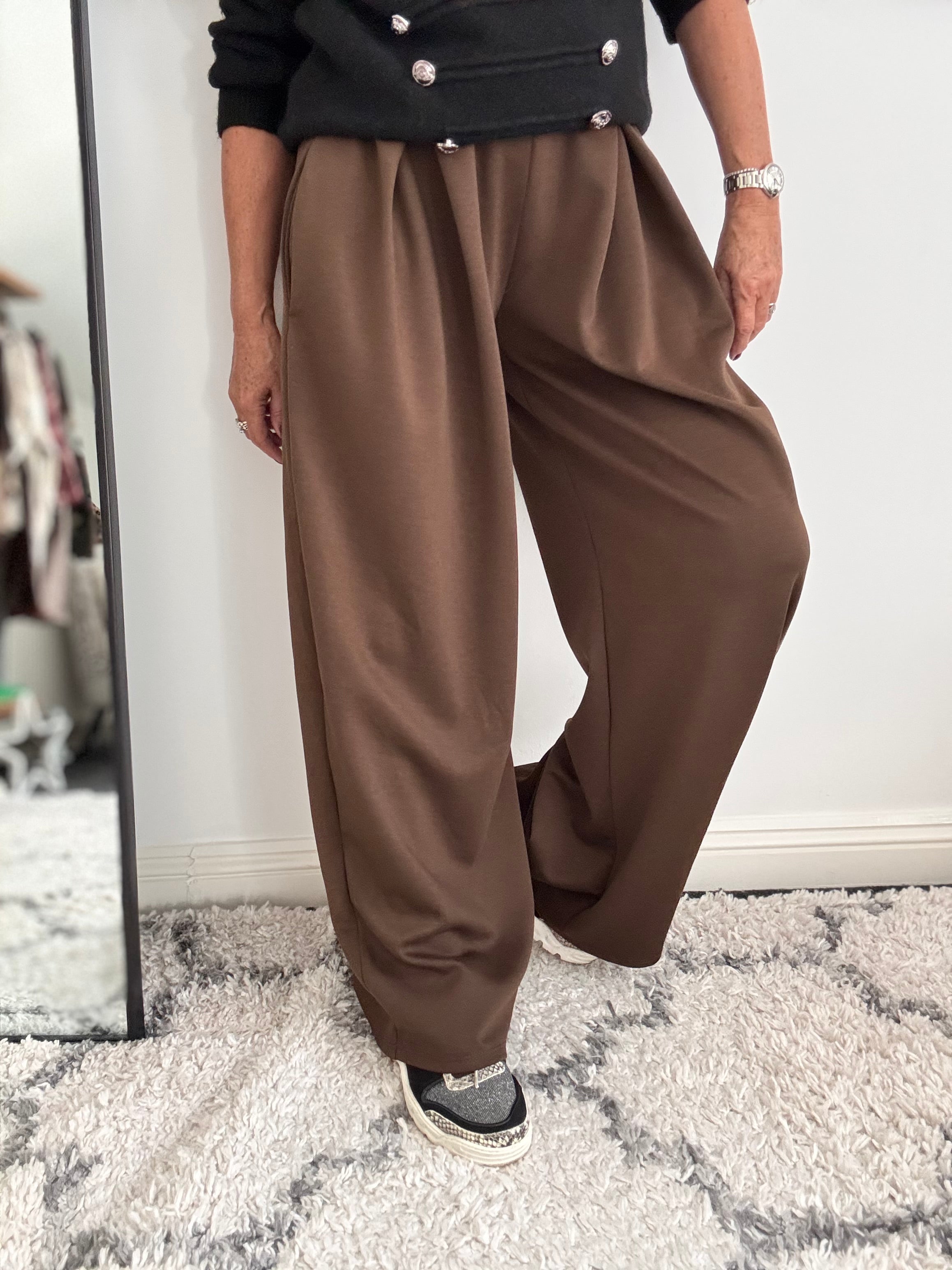 Wide Leg Stretch Trousers in Chocolate