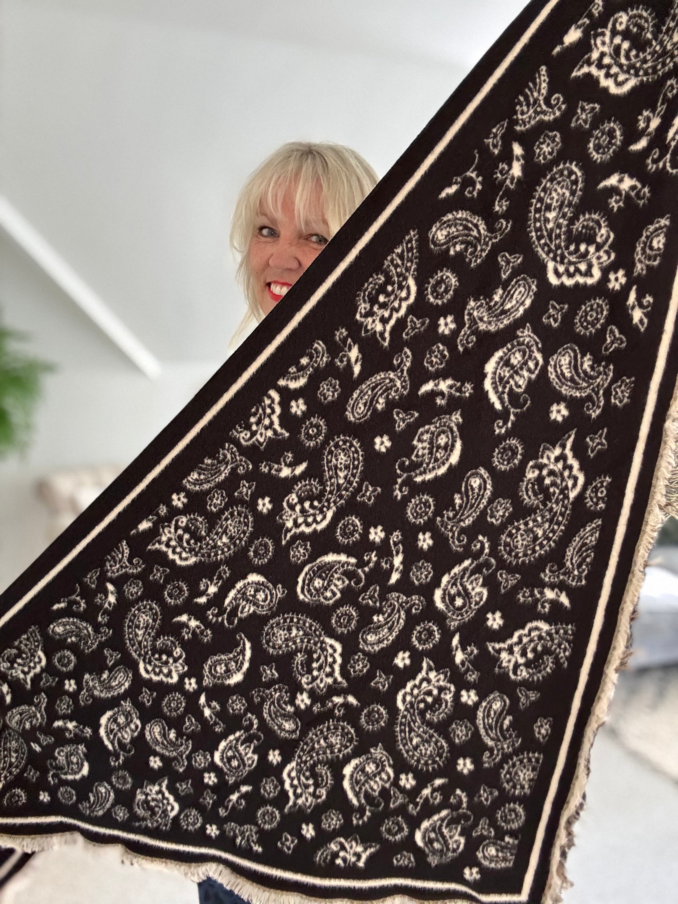 Reversible Knitted Scarf in Black & Ecru