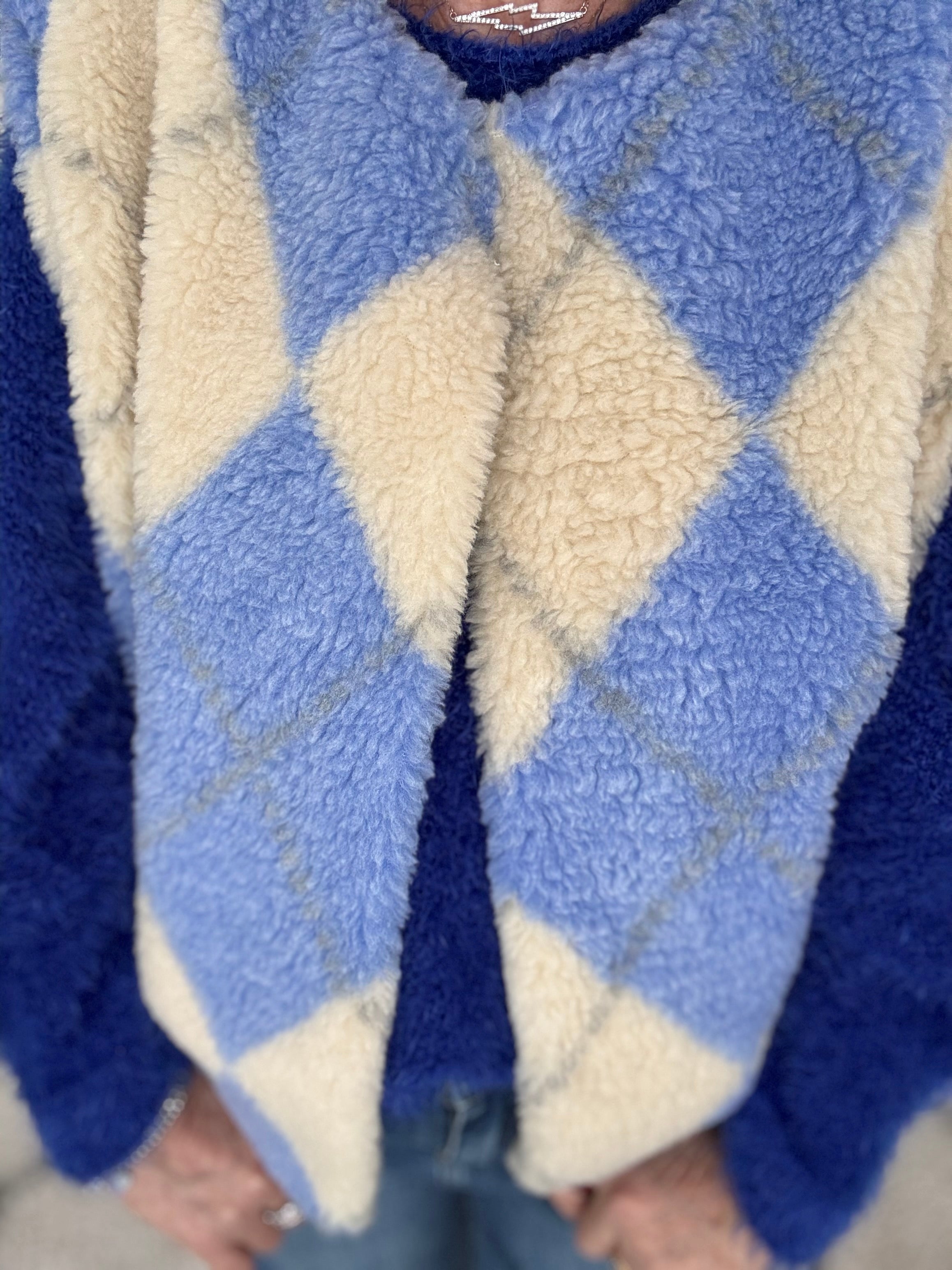 Check Teddy Gilet in Blue & Vanilla