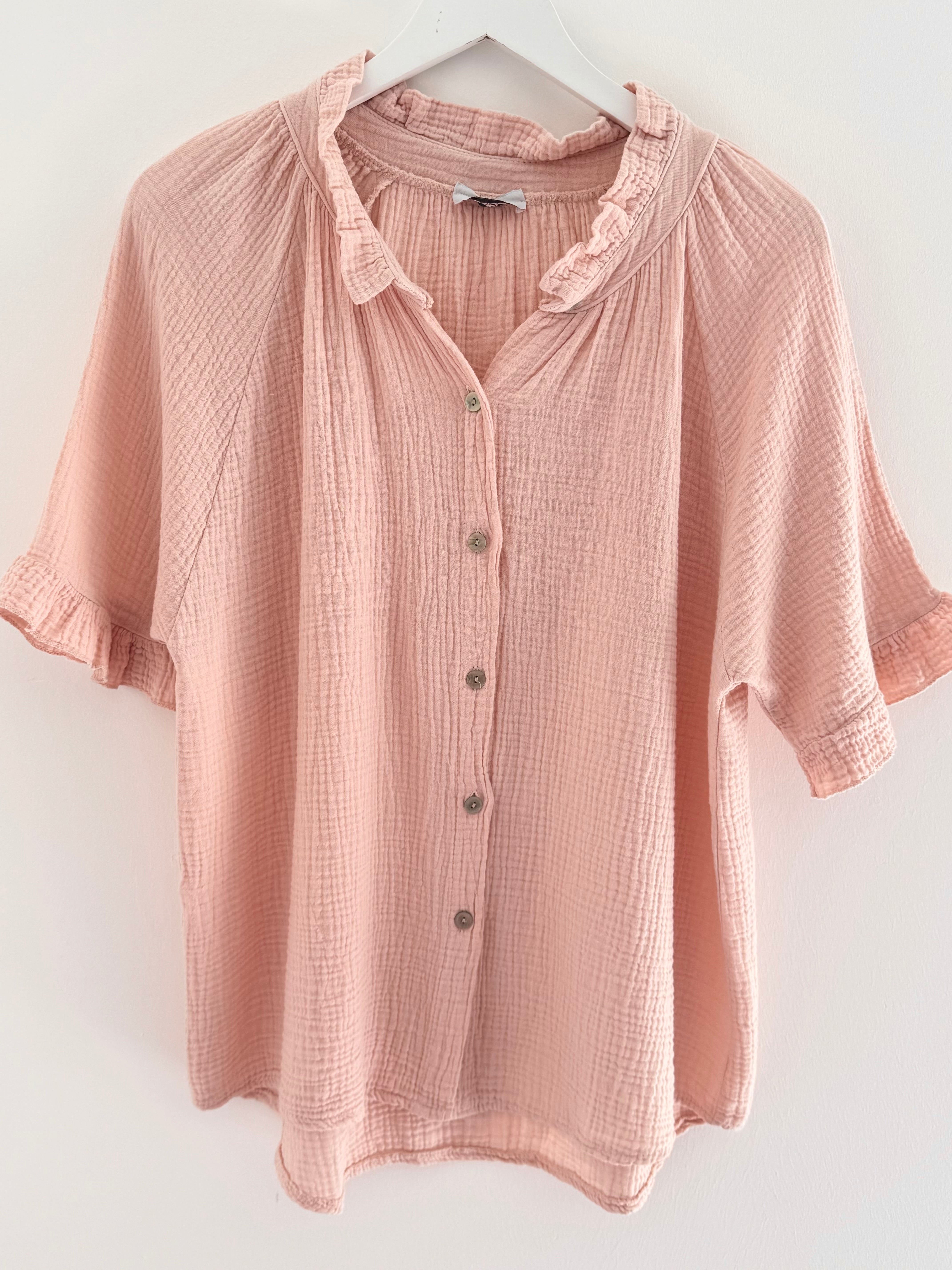 Short Sleeve Cheesecloth Shirt in Shell Pink