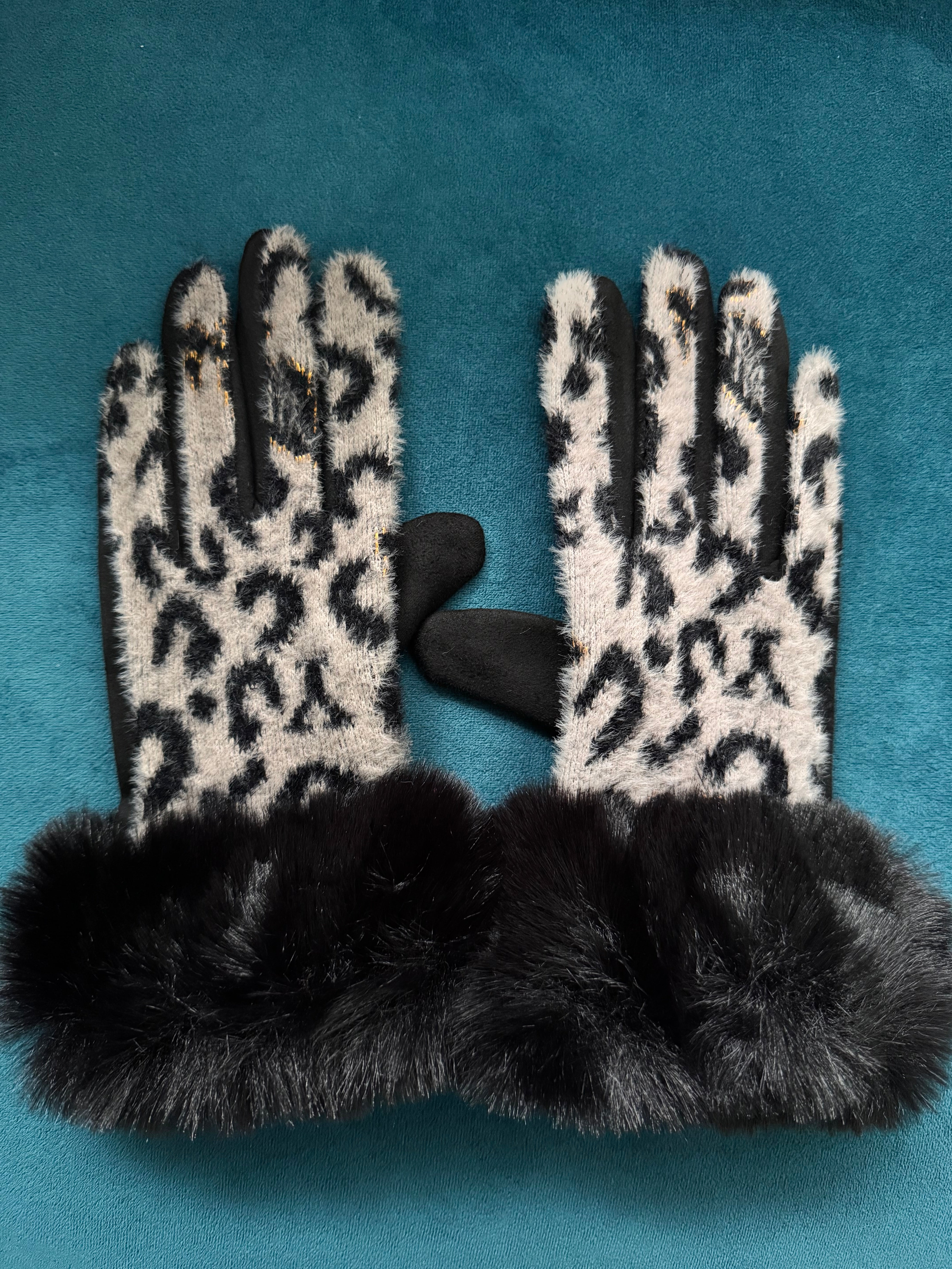 Leopard Gloves with Fur Trim in Black & Stone