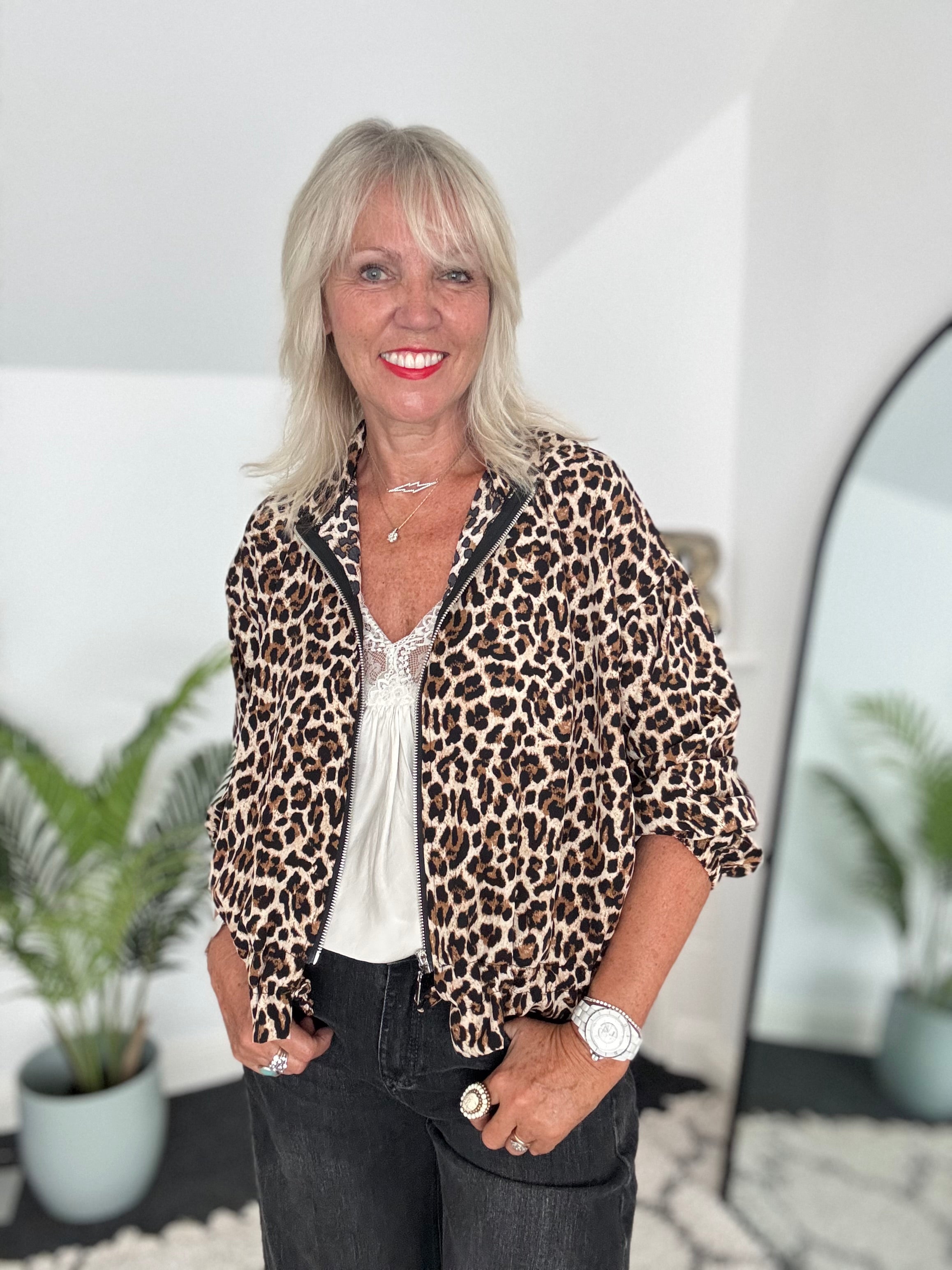 Lightweight Bomber Jacket in Leopard