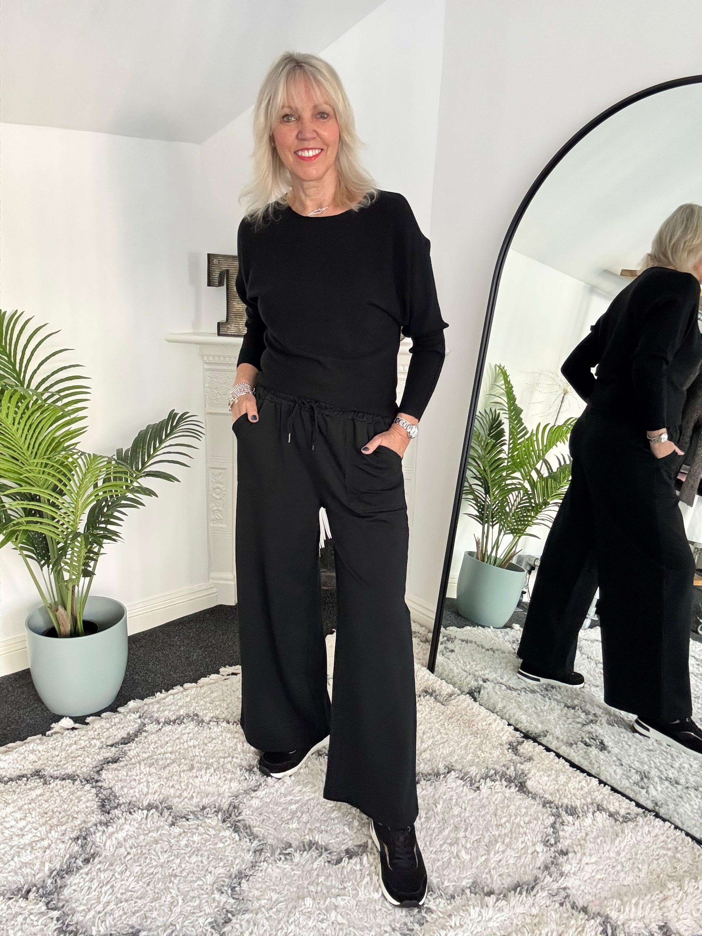 Simple Ribbed Jumper in Black