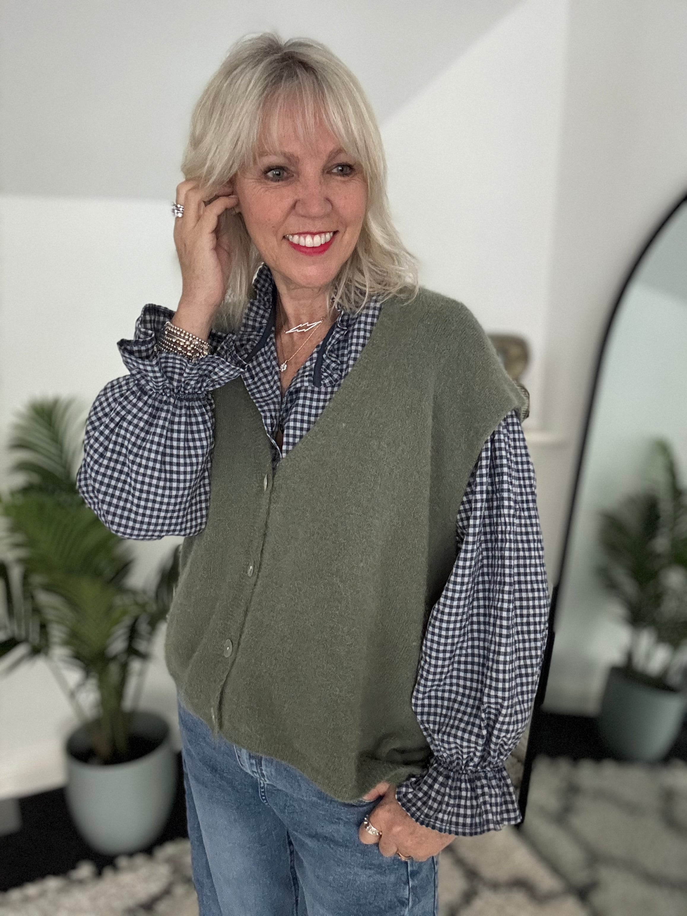 Gingham Seersucker Buttoned Shirt in Navy