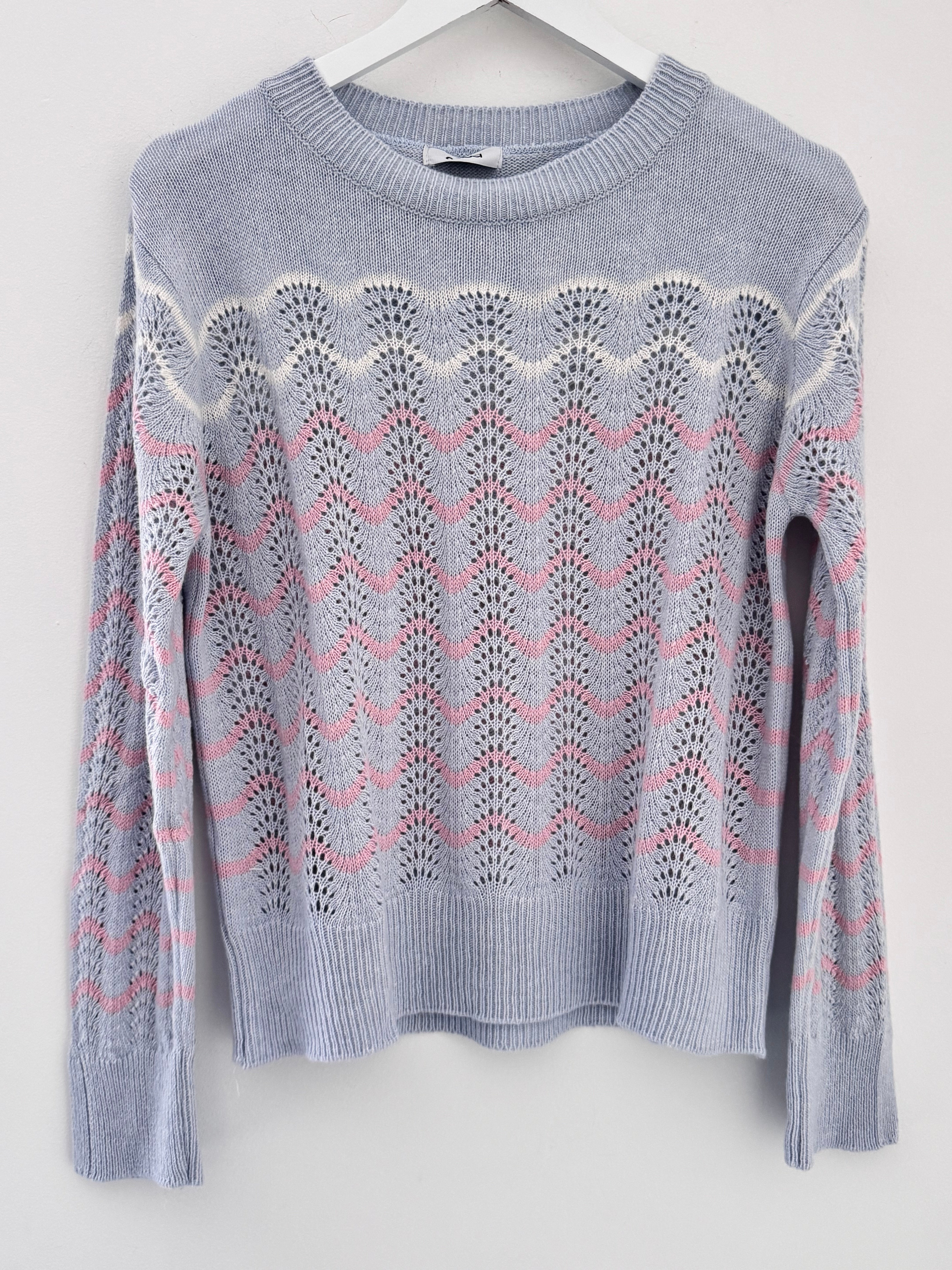 Wavy Cashmere Jumper in Blue & Pink