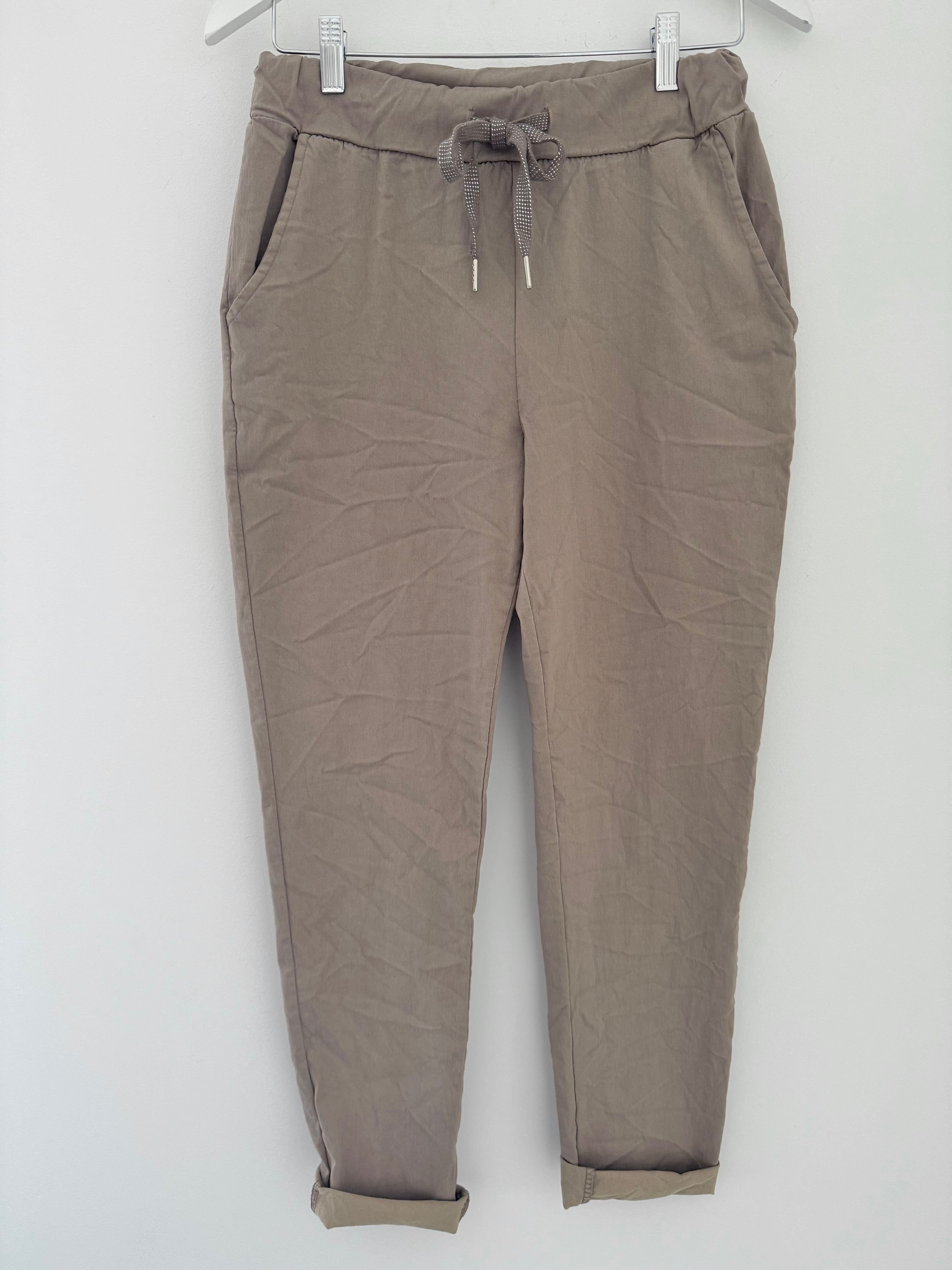 Super Stretch Joggers in Mocha