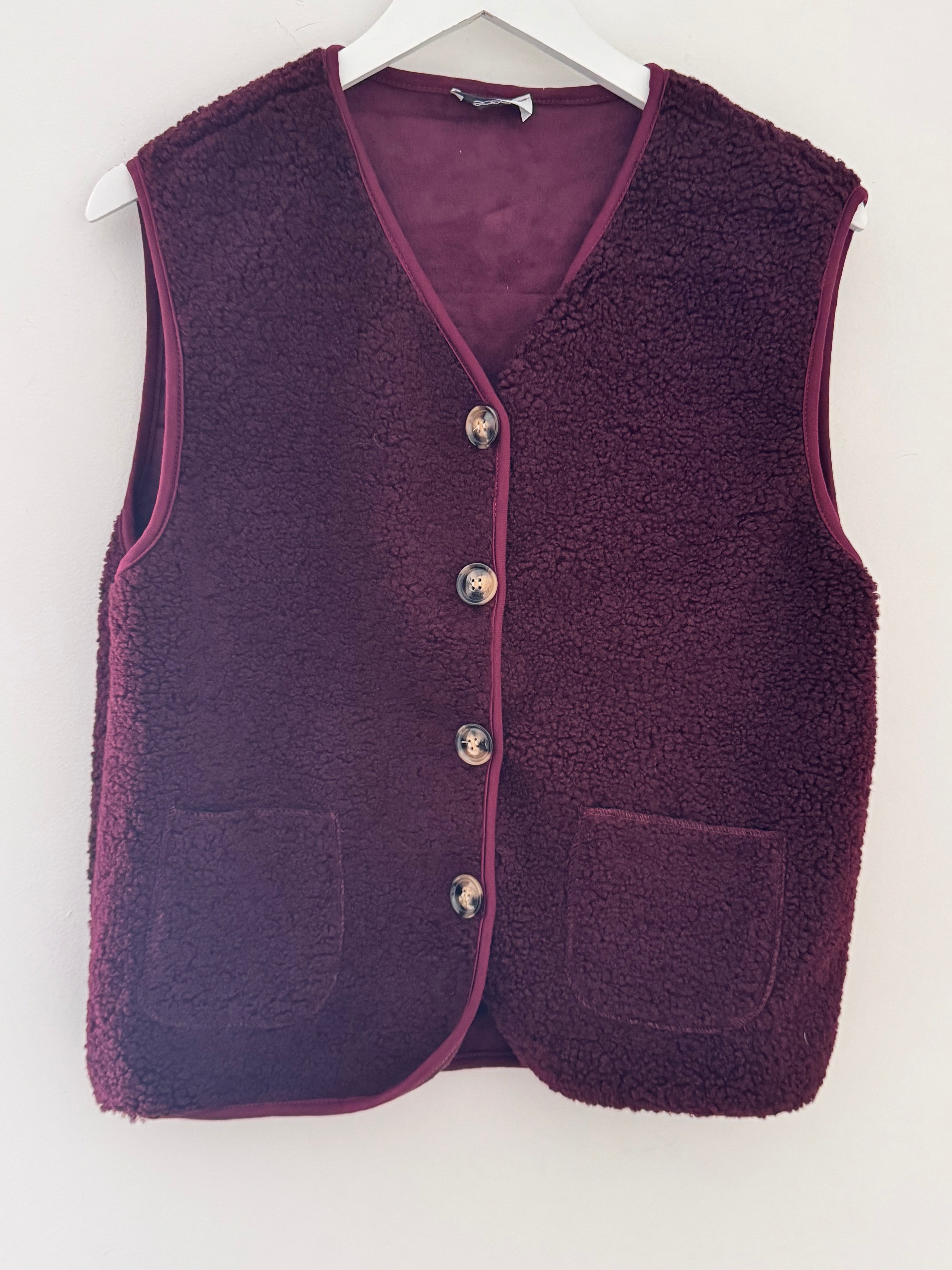 Boucle Gilet in Plum