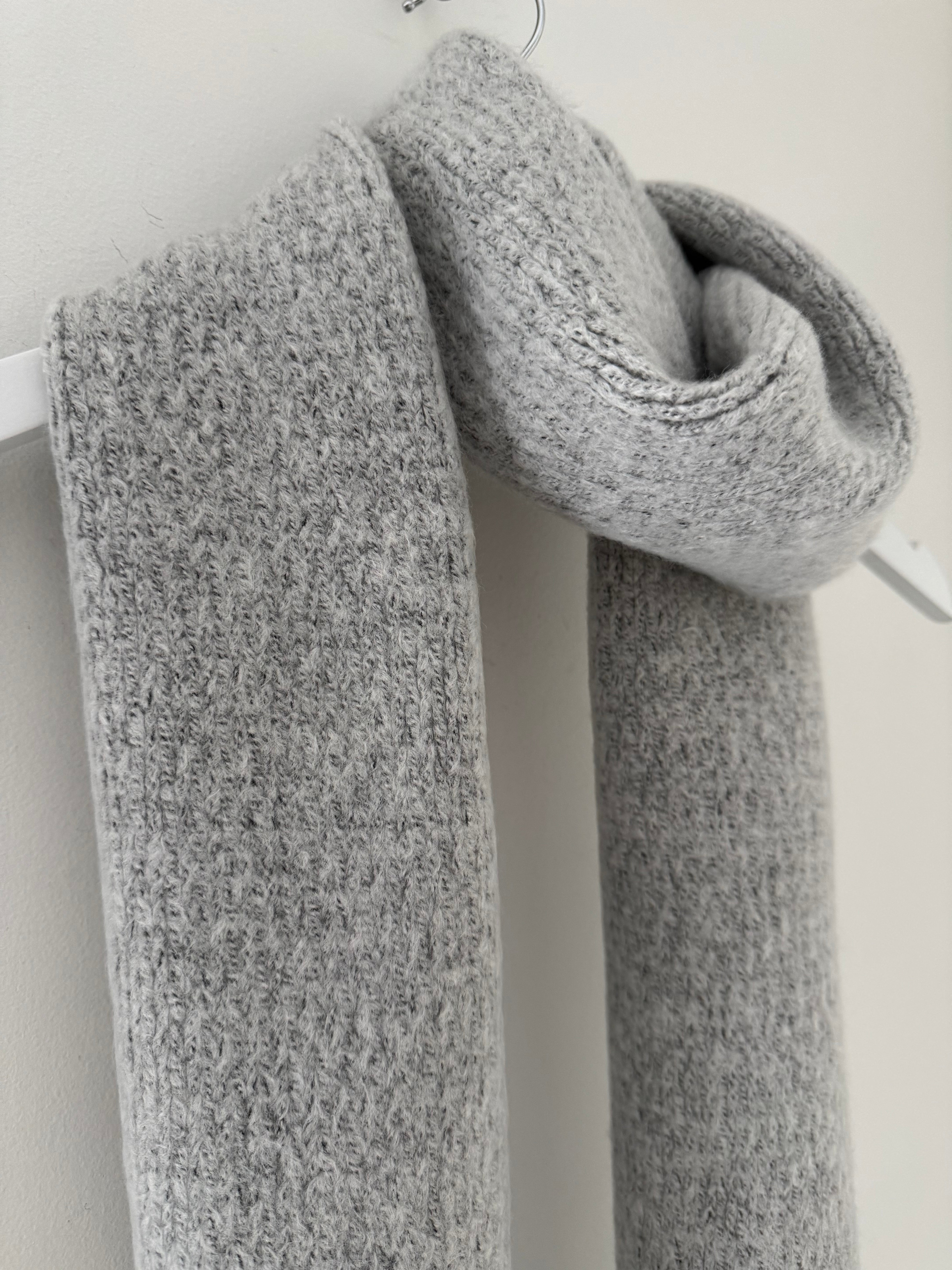 Cosy Knitted Scarf in Soft Grey